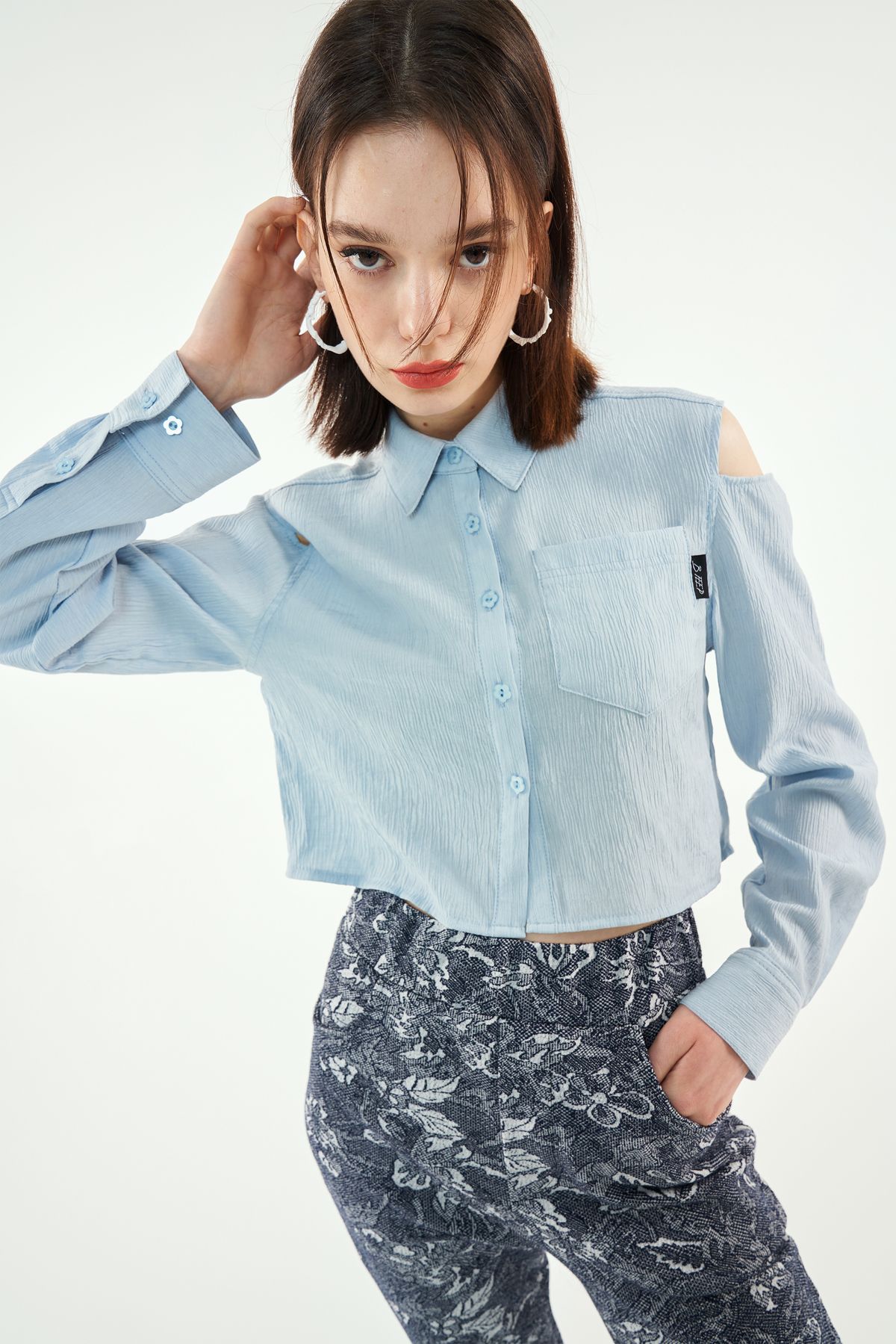 비피피(BFEEP) 플라워 버튼 셔츠 _ 스카이 블루