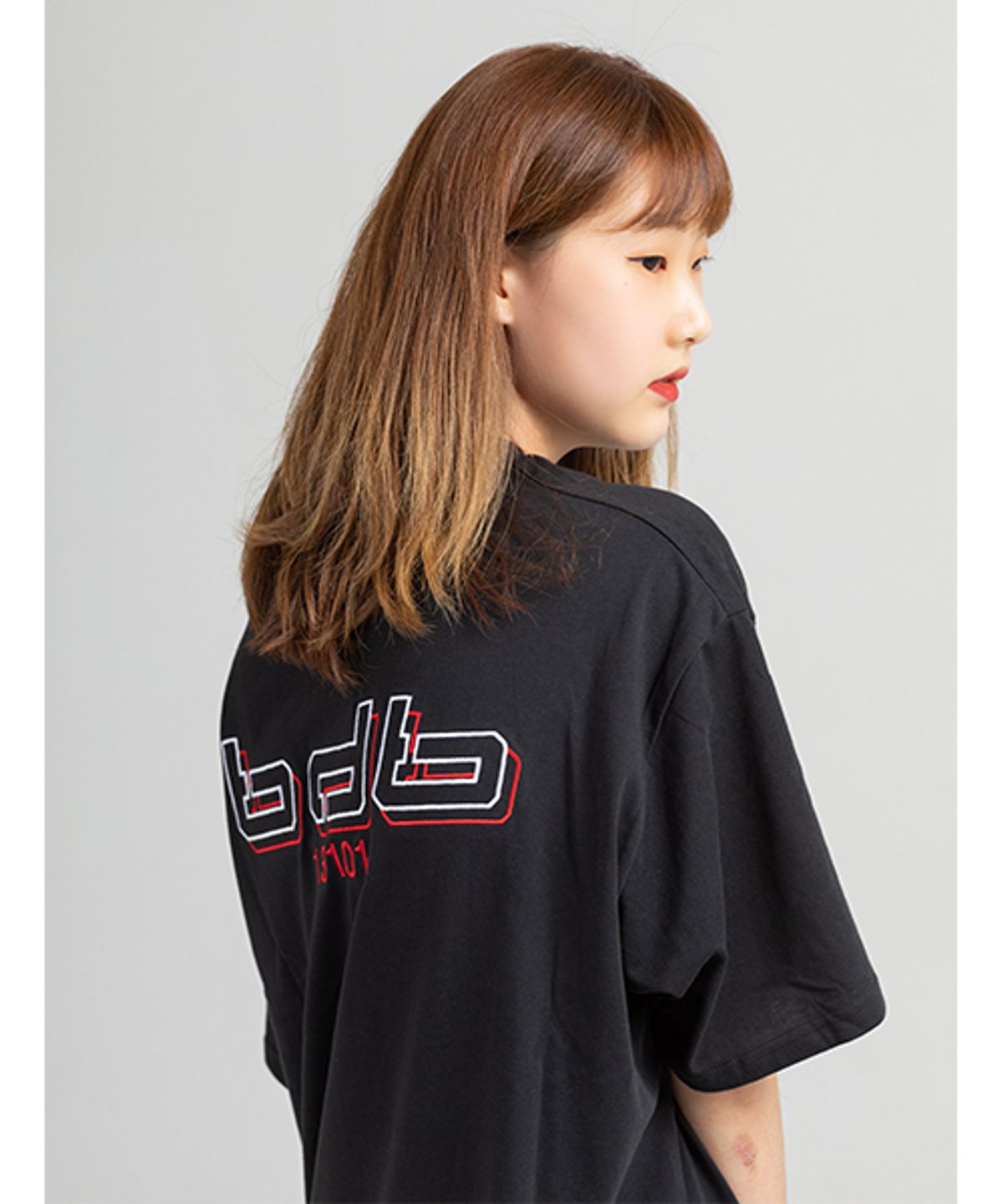 비디비(BDB) SIGNATURE LOGO TEE BLACK