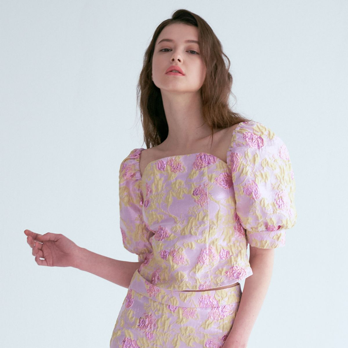 누댓(NUDAT) bulb shoulder square neck blouse pink rose