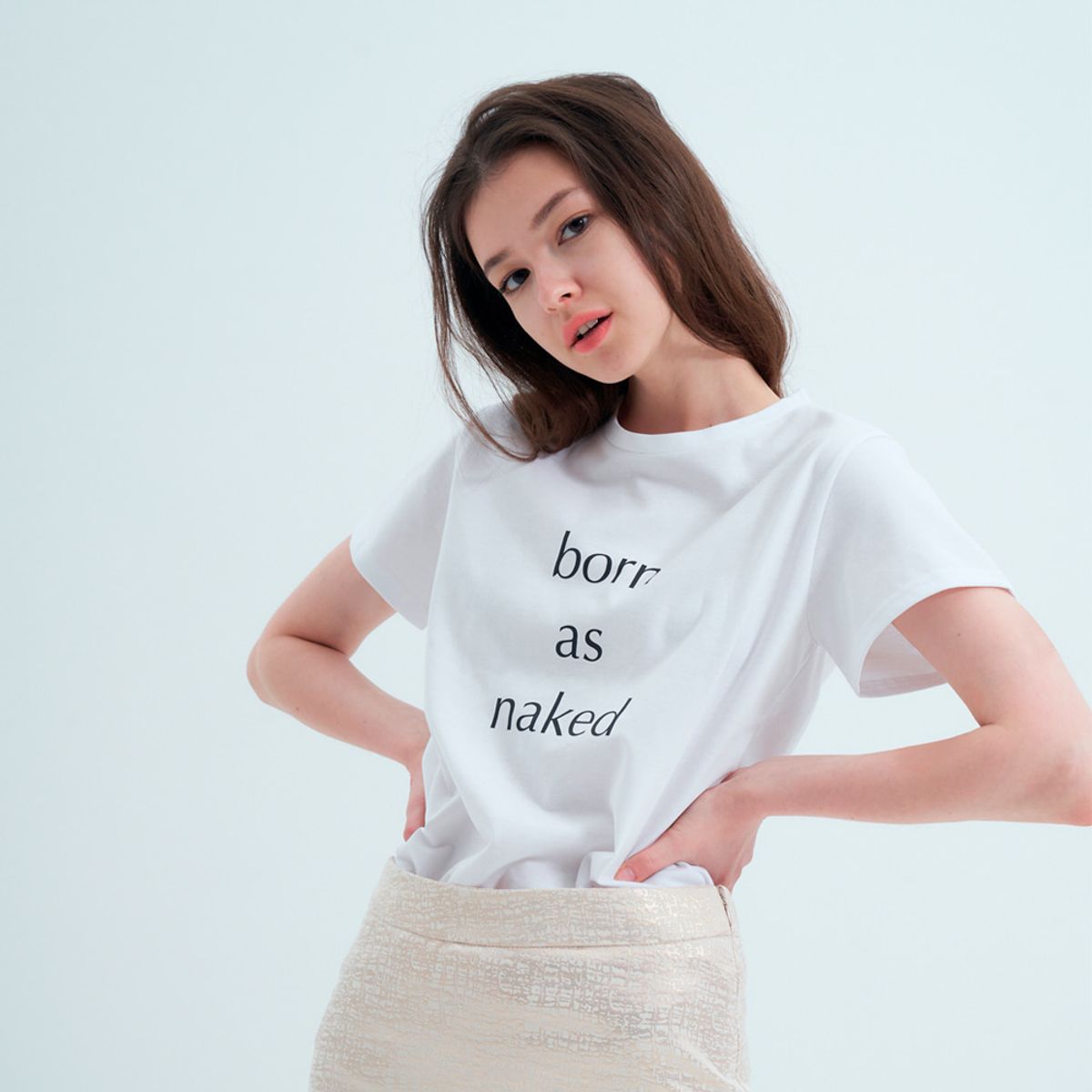 누댓(NUDAT) lines font short t-shirt white