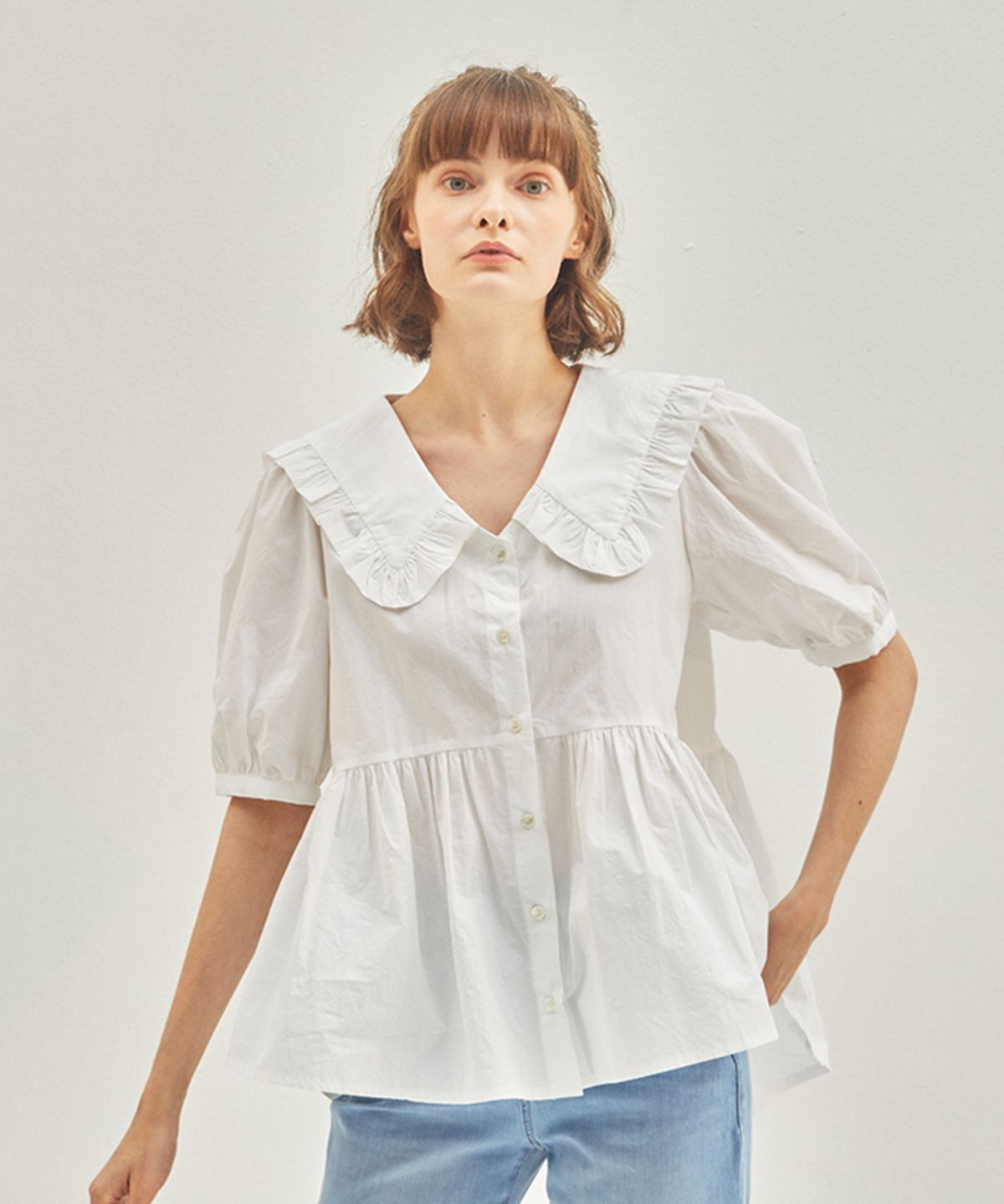 마나비스세븐(MANAVIS7) Lilly Frill Blouse White