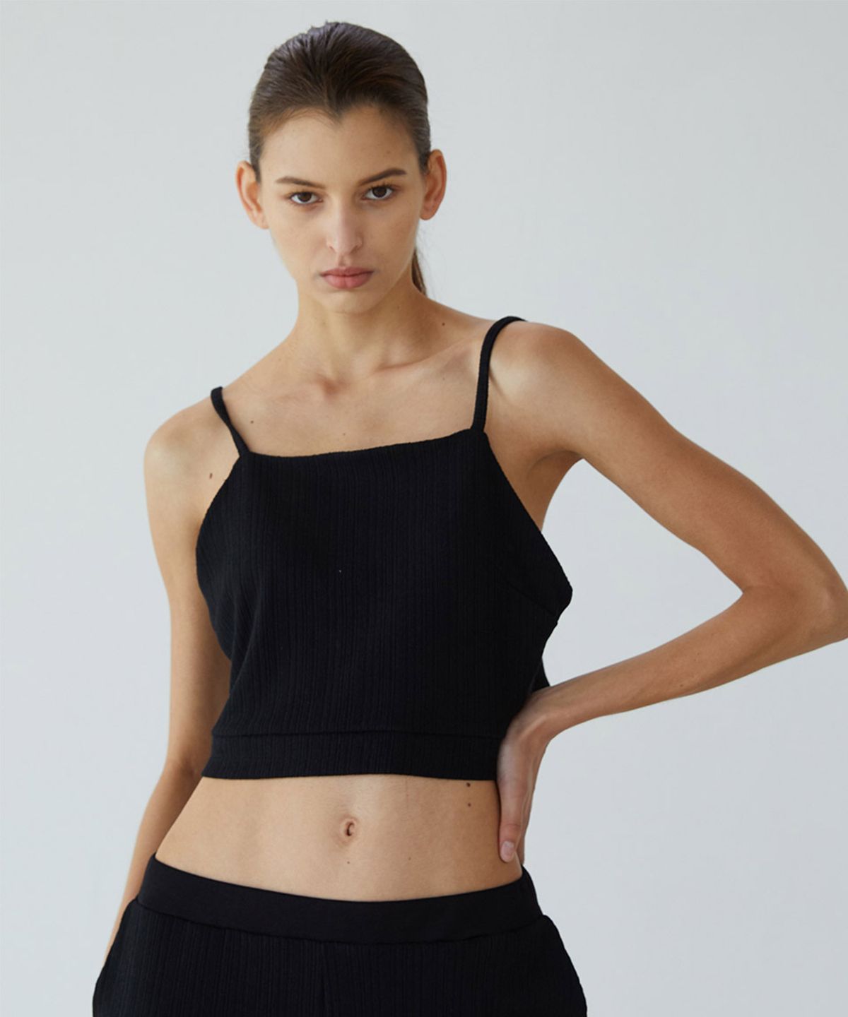 킴도(KIMDOH) BLACK WRINKLE SLEEVELESS KNIT TOP