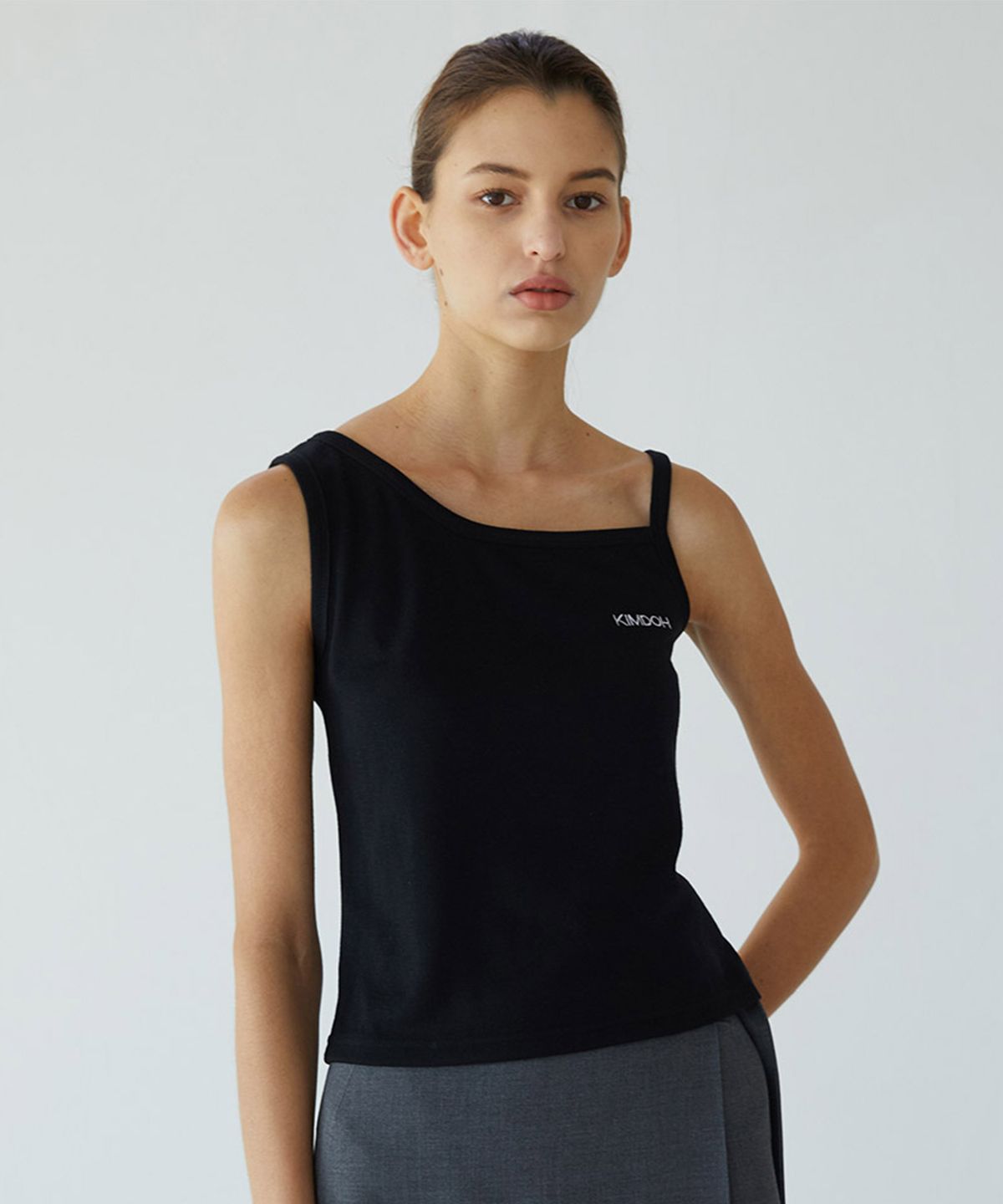 킴도(KIMDOH) BLACK ASYMMETRICAL RIB LOGO TANK