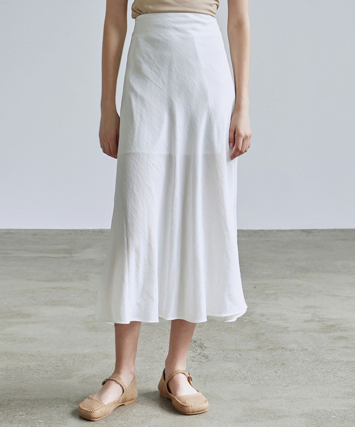 닉앤니콜(NICK&NICOLE) SATIN LONG SKIRT_WHITE