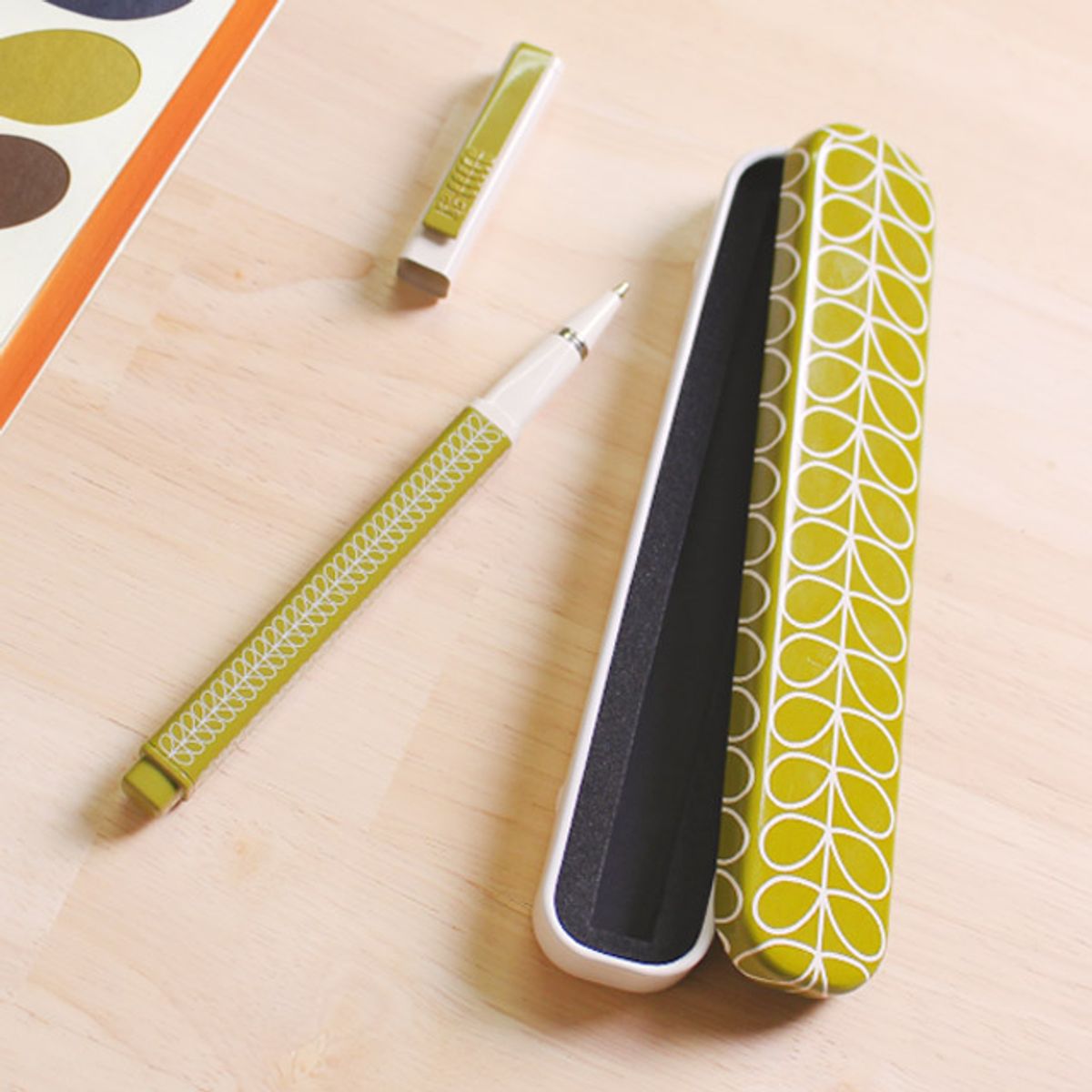 올라카일리(ORLA KIELY) 북유럽 디자인 고급 메탈 볼펜 그린