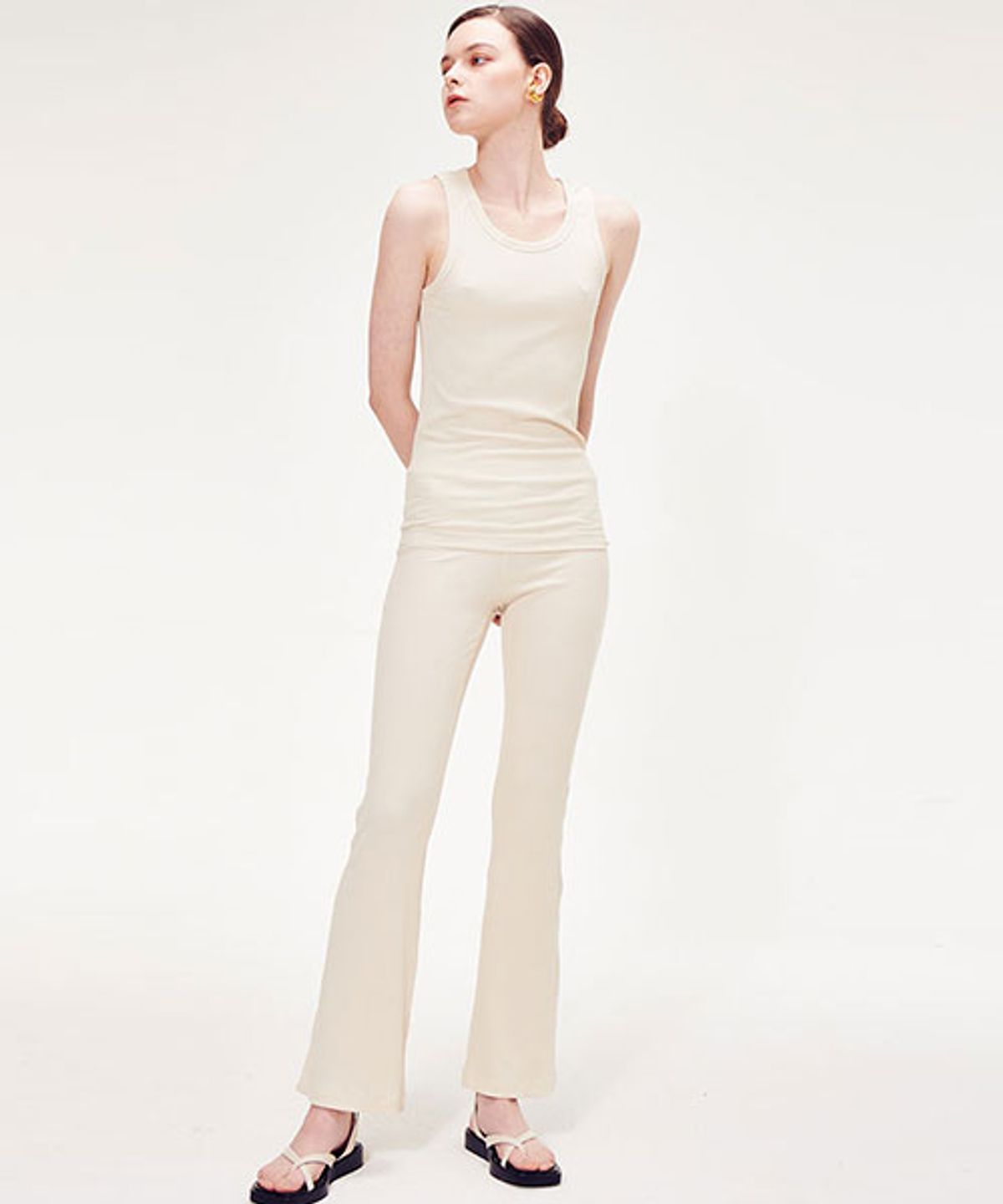 더룸(THELOOM) RIBBED COTTON MODAL BLEND TRACK PANTS_LIGHT BEIGE