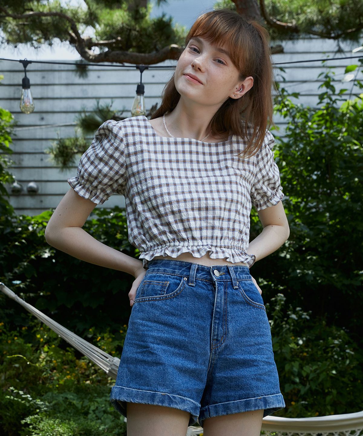 디어피어(DEAR,PEER) 프릴 크롭 블라우스 아이보리
