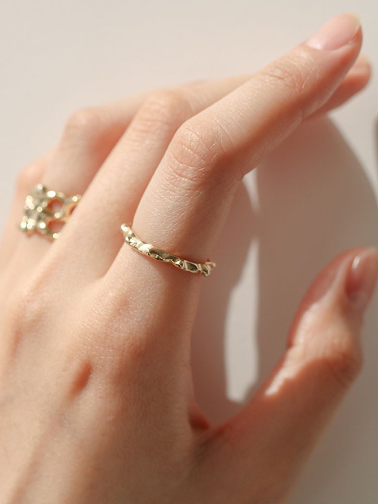 Wave dot ring