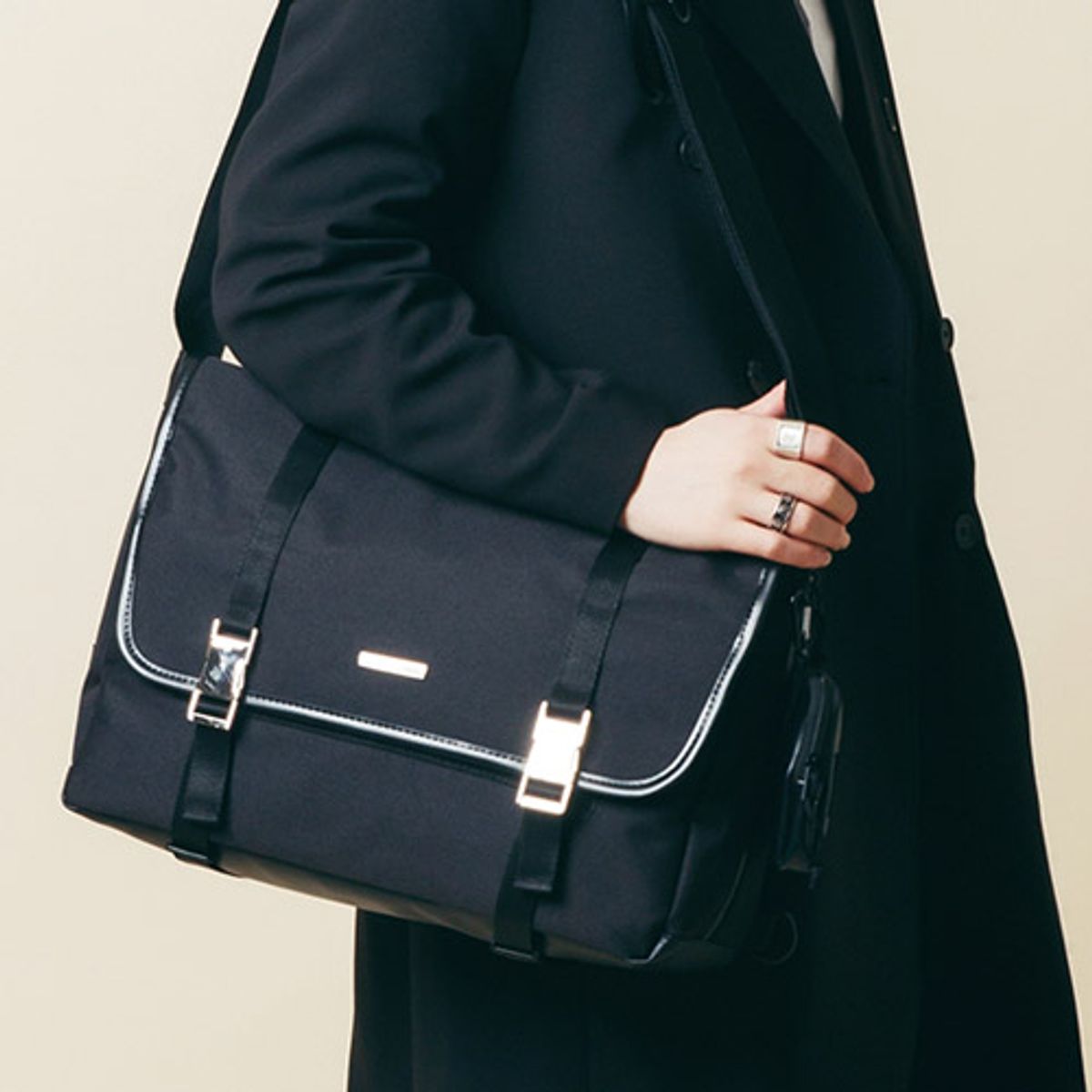 핍스(PEEPS) BLACK LABEL Vision messenger bag(black)