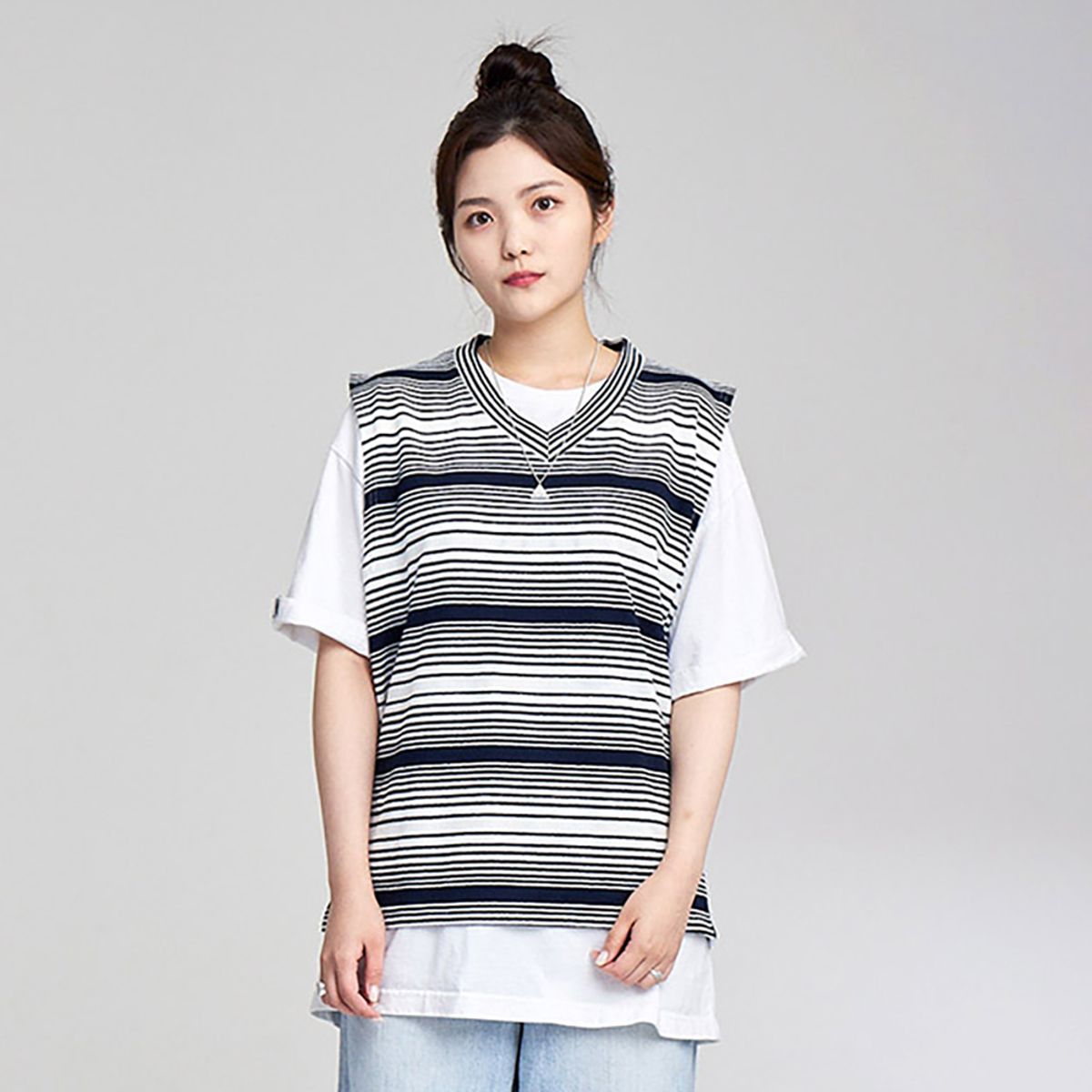 어퍼스트로피 콤마(APOSTROPHE COMMA) 믹스 라인 브이넥 베스트 (네이비)
