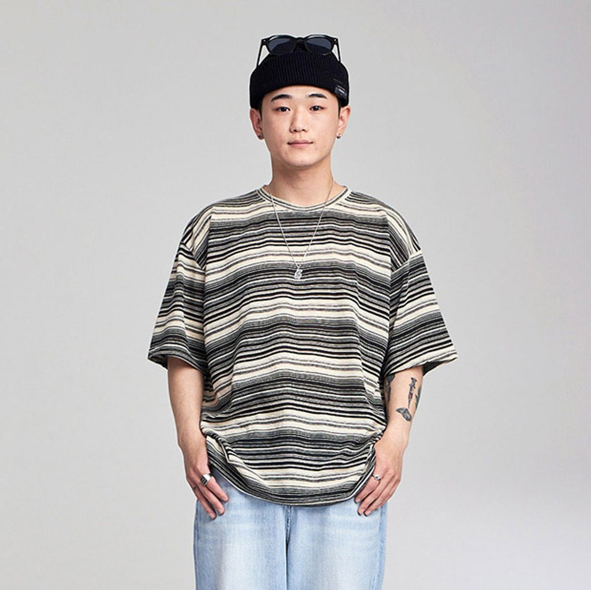 어퍼스트로피 콤마(APOSTROPHE COMMA) 썸머 스트라이프 린넨 반팔티셔츠 (블랙)