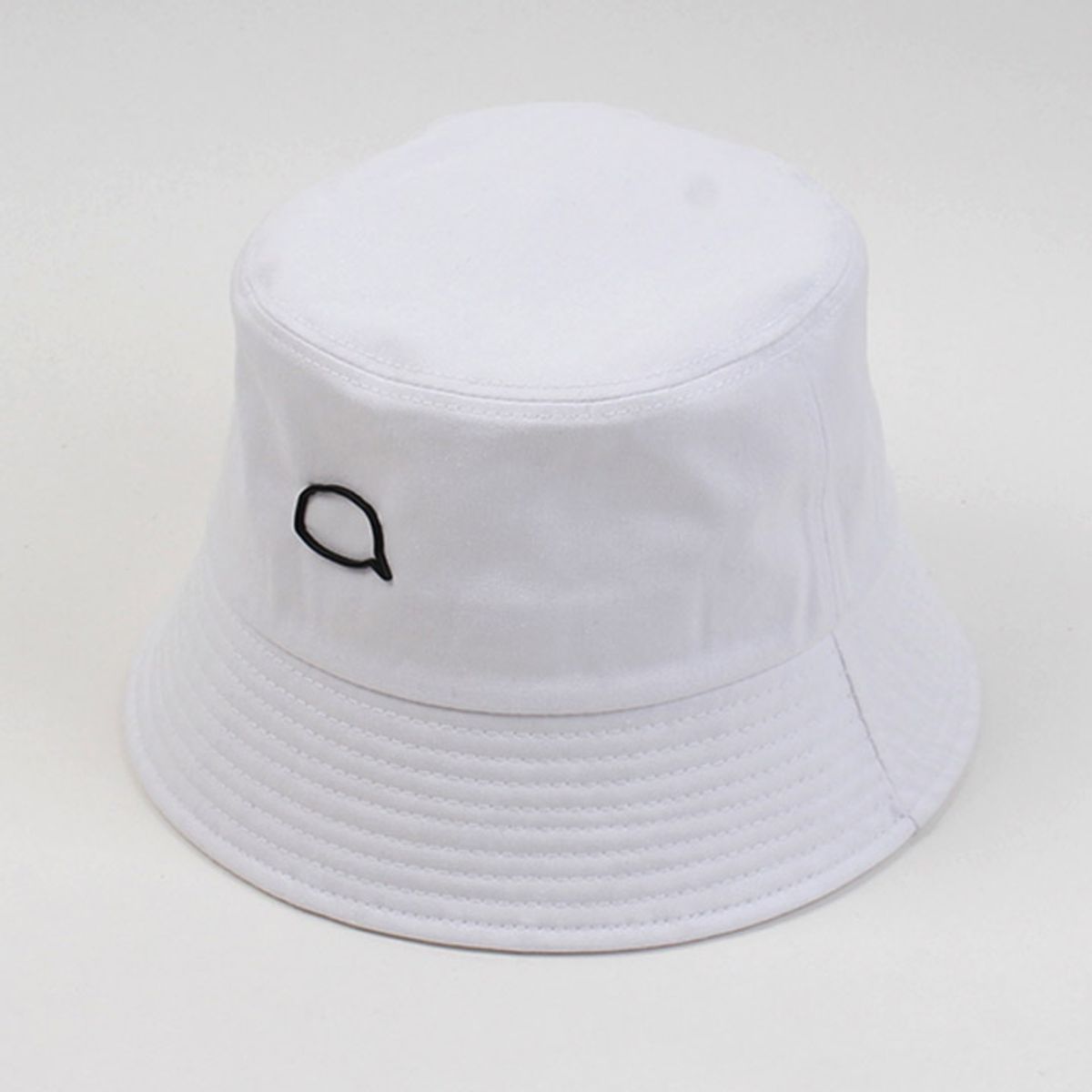 유니버셜 케미스트리(UNIVERSAL CHEMISTRY) GD Bubble White Drop Bucket Hat 버킷햇