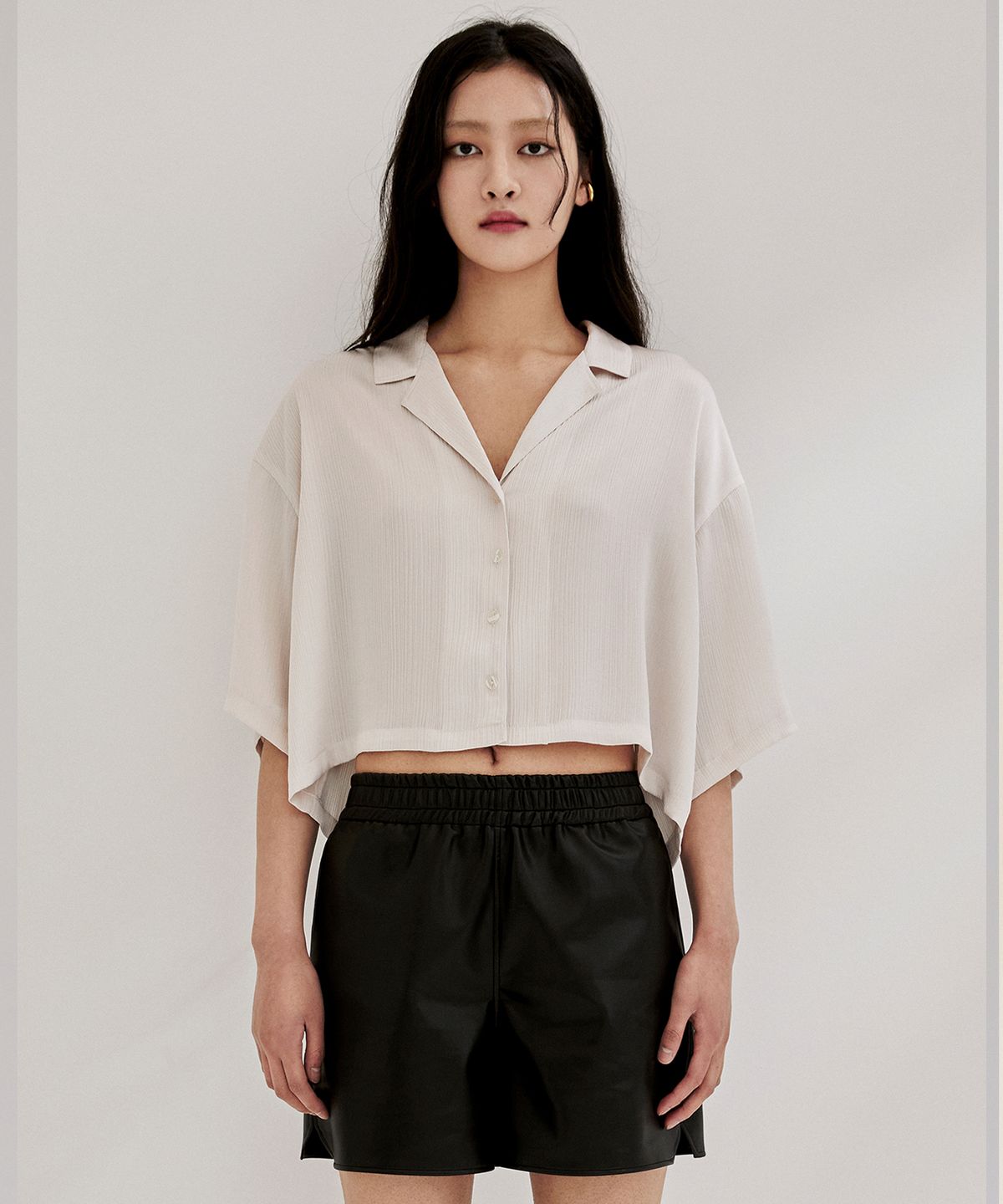 온느(ONNE) 크롭트 파자마 블라우스 - 베이지