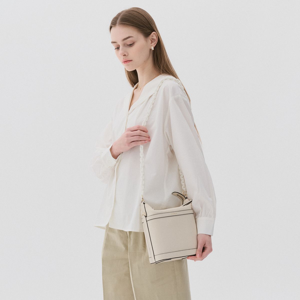 보니블라(BONIBLAH) ERON BAG (CREAM WHITE)