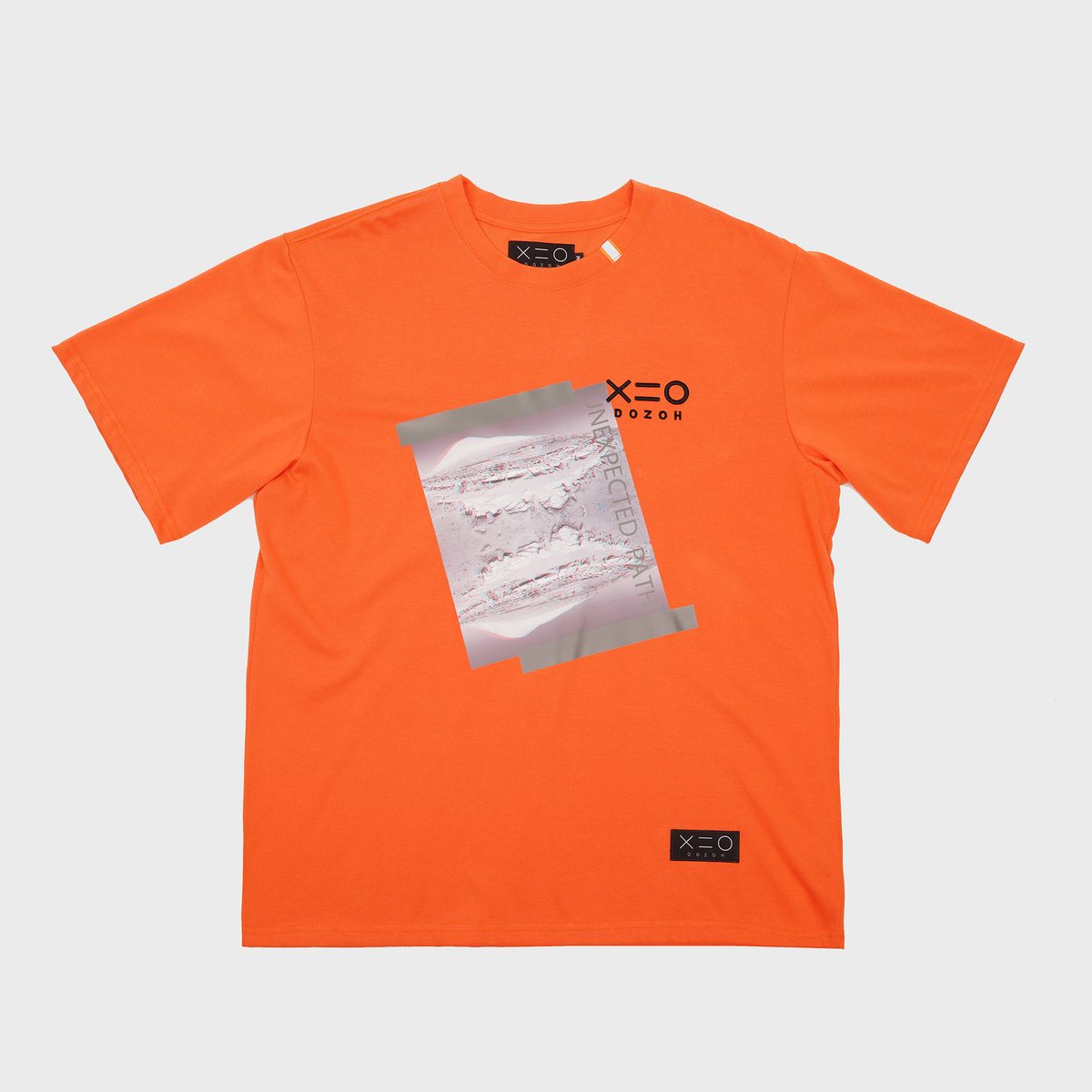 도조(DOZOH) ORANGE DATA GRAPHIC T-SHIRTS