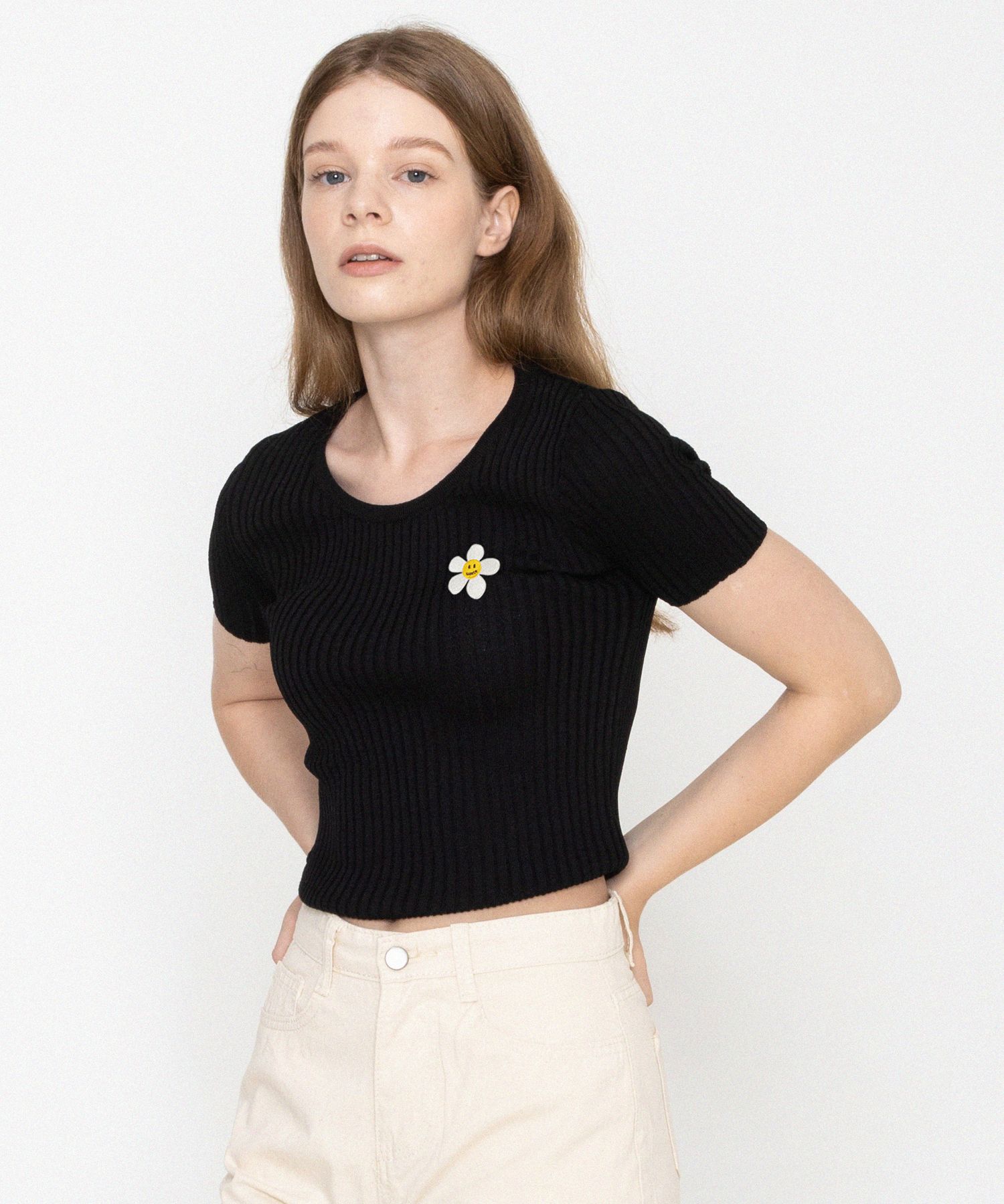 【GRAVER】23FW★ Flower Dot Embroidery Crop Short Sleeve KT Flower Dotted Embroidery Crop Short Sleeve Tee - GRAVER | 60