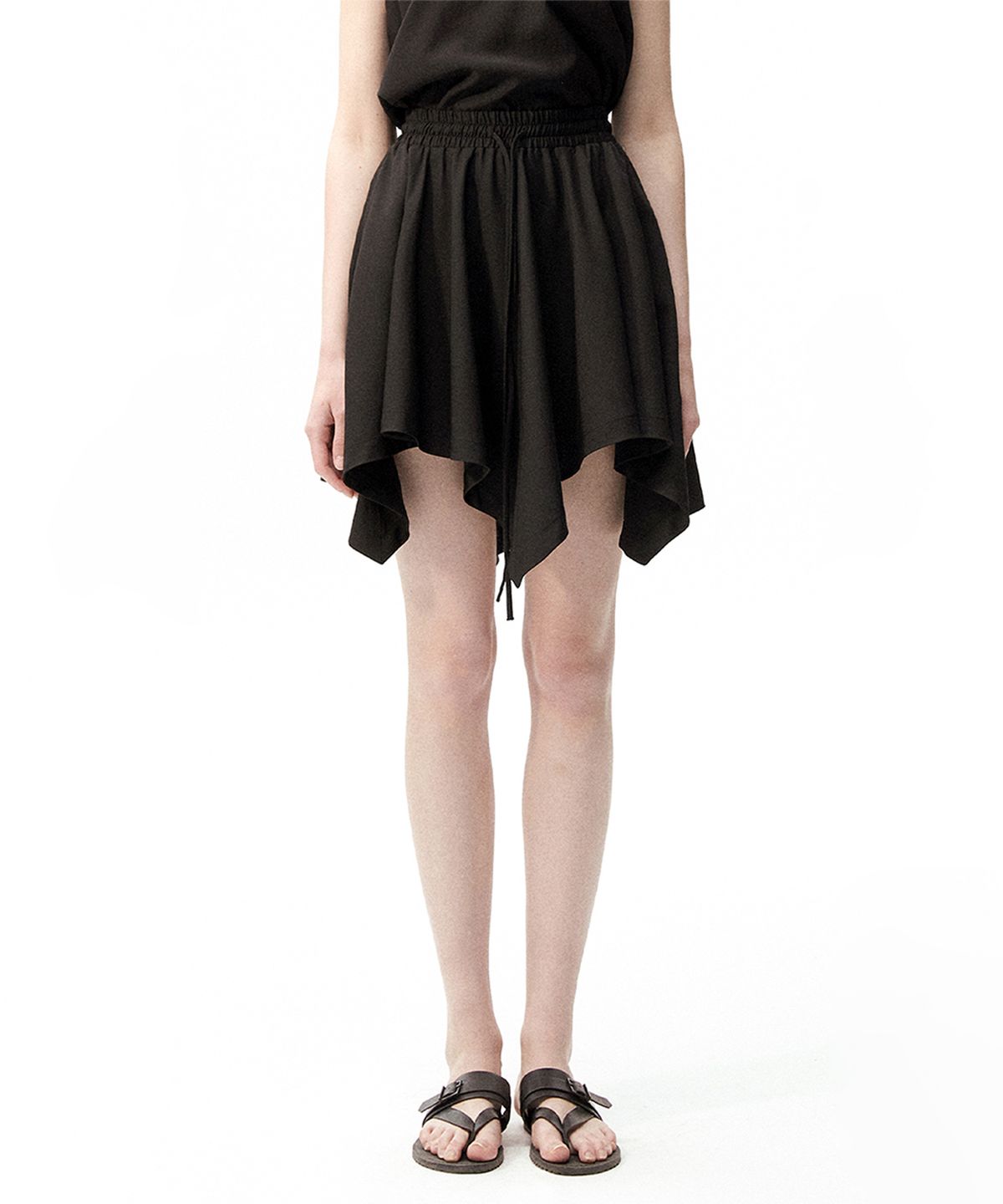 모노포비아(MONOPHOBIA) SQUARE CUTTING FLARED SHORT SKIRT