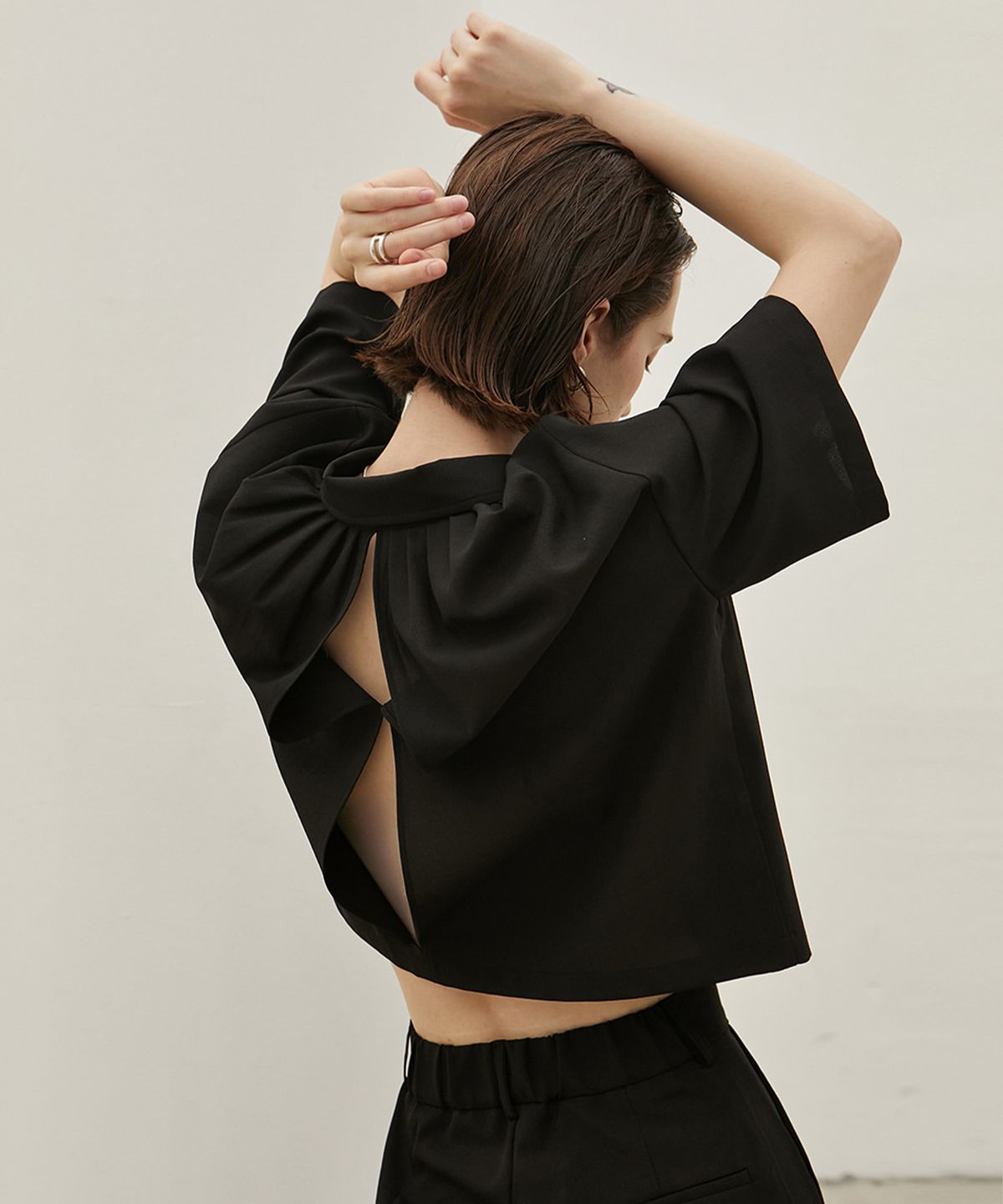 에이리프(A.RIFF) back shirring pocket shirt_BLACK
