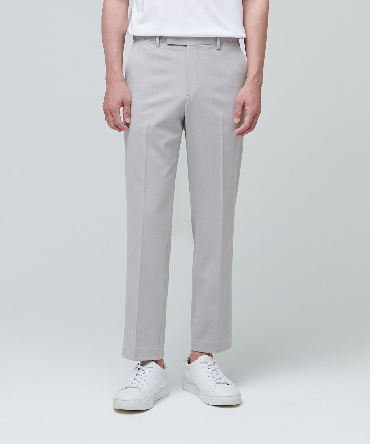 무신사 스탠다드(MUSINSA STANDARD) 릴렉스드 테이퍼드 히든 밴딩 크롭 슬랙스 [라이트 그레이]