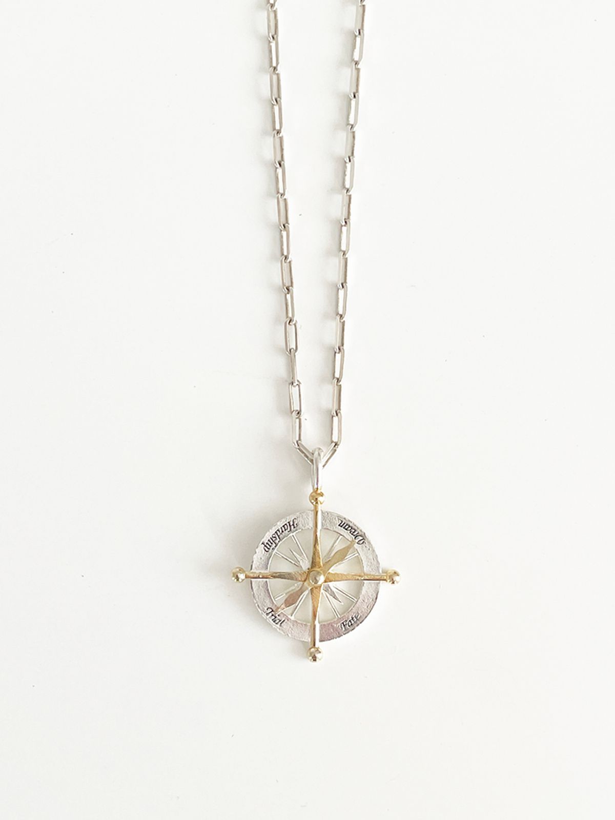 엘리오나(ELYONA) Life Cardinal Compass Necklace - small