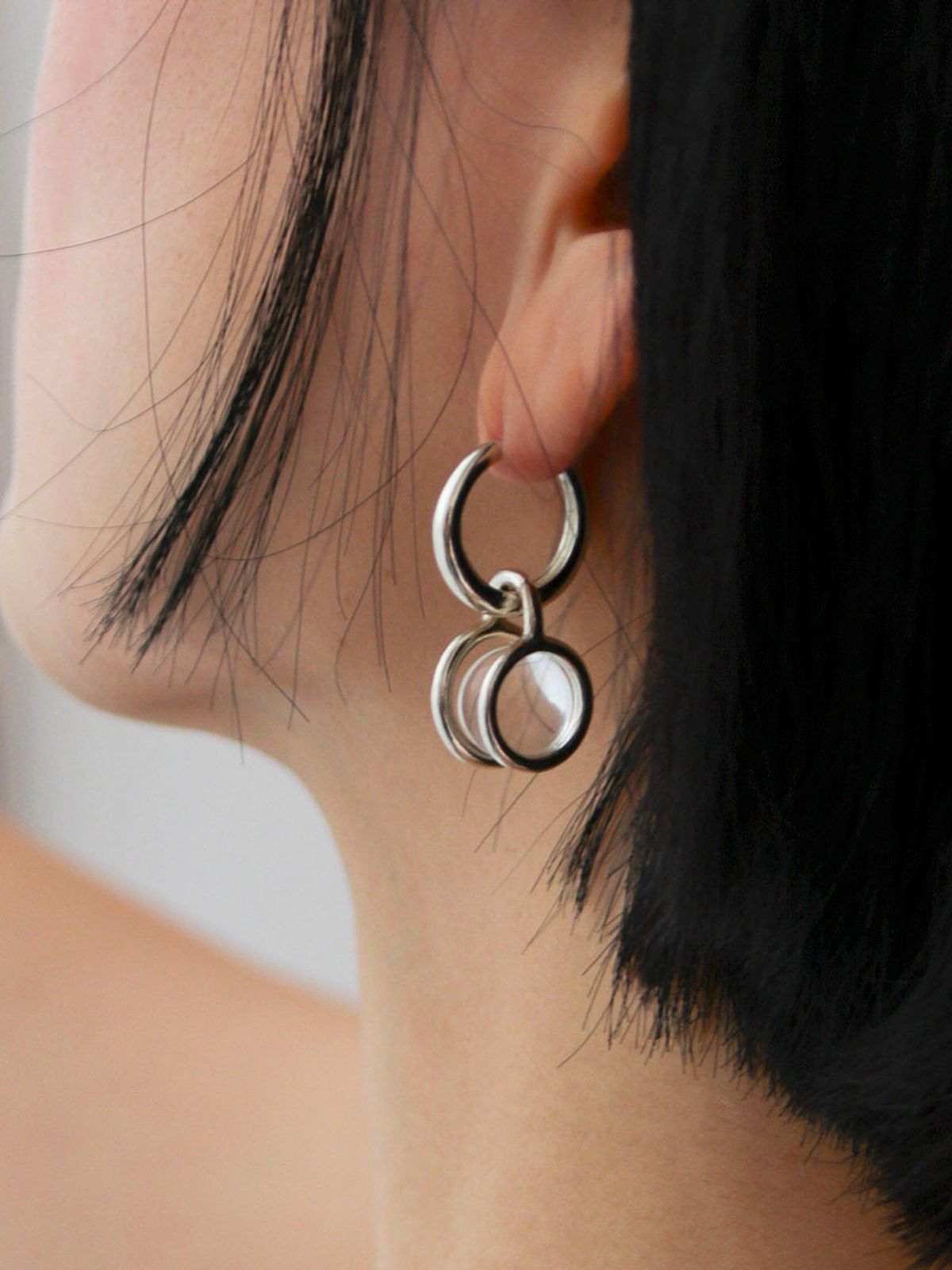 아운드(OUND) stem stone hoop earring-L