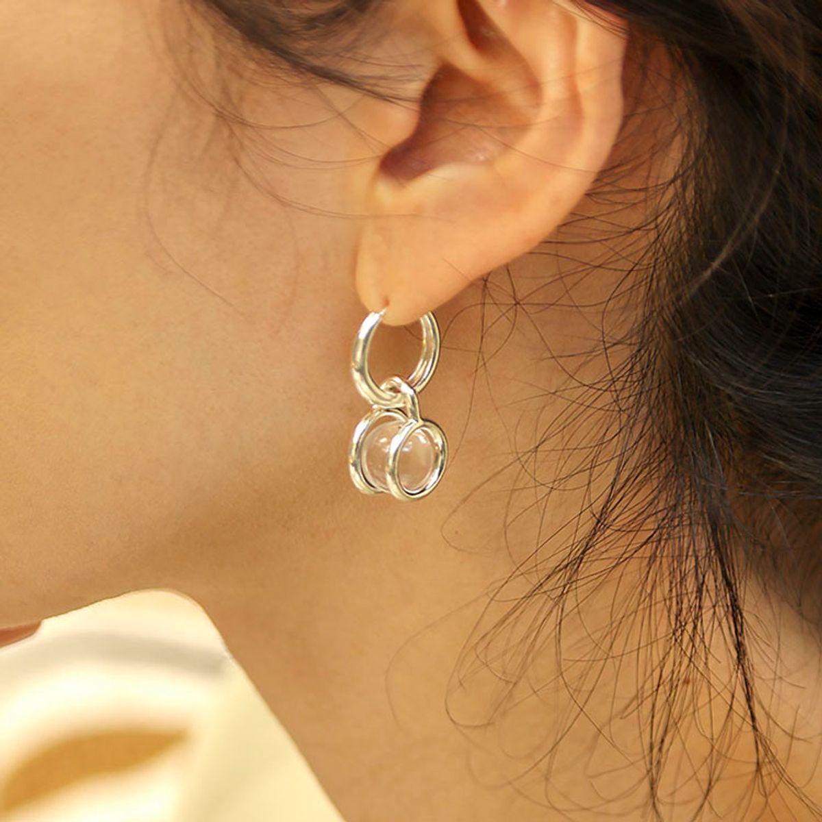 아운드(OUND) stem stone hoop earring-M