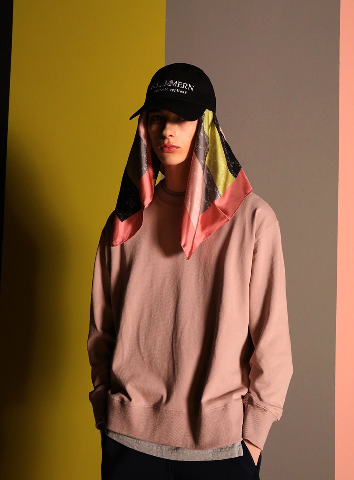 클라만(KLAMMERN) R.R.C. 레드 빈 스웨트 셔츠