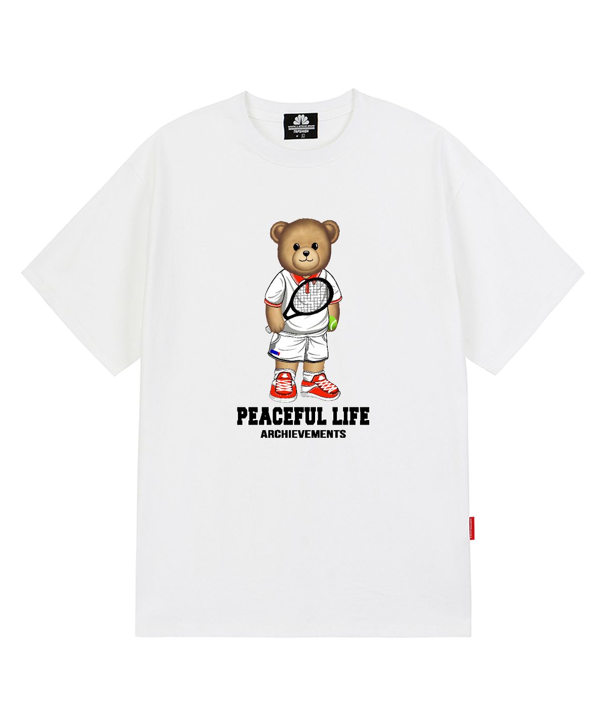 트립션(TRIPSHION) TENNIS STANDING BEAR 티셔츠 - 화이트