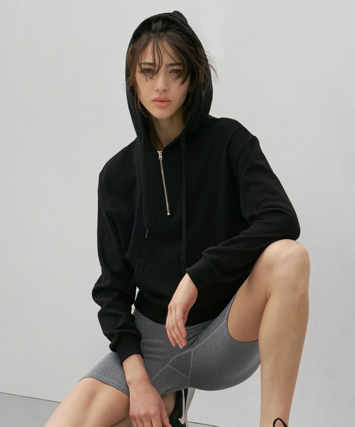 데비웨어(DEVIWEAR) 헨디 반집업 후드티 DEVI-T0065-블랙