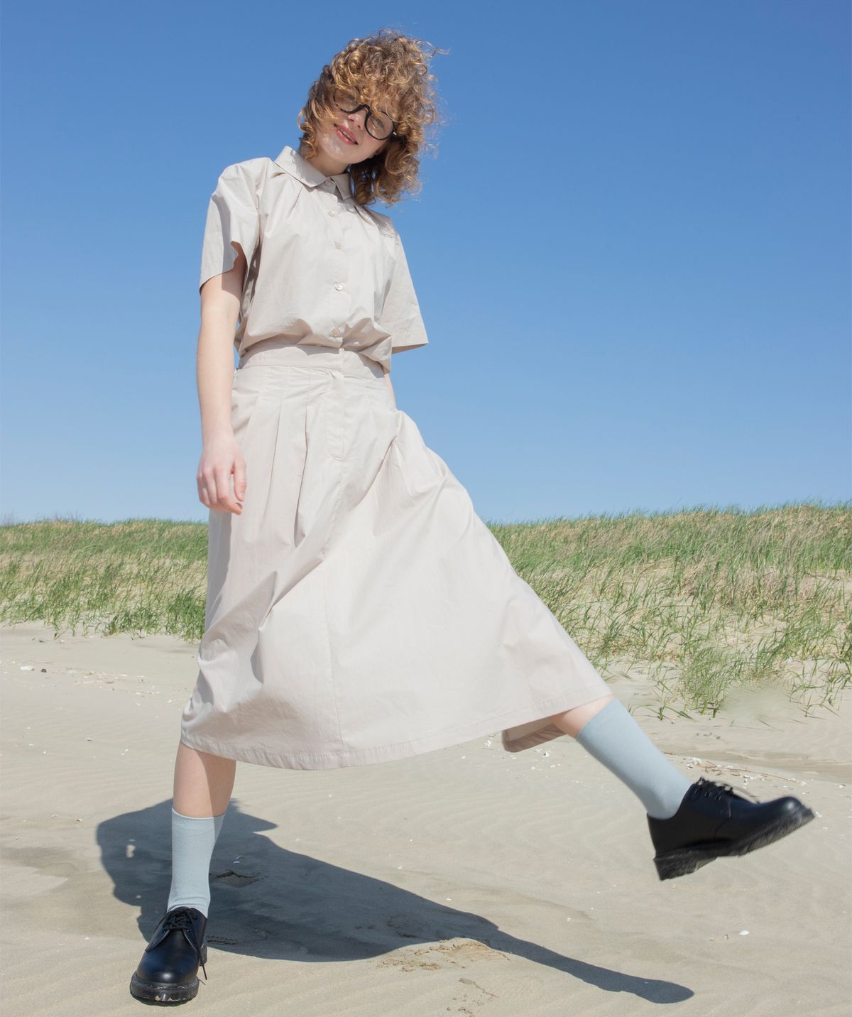 버나드밀즈(BERNARD MILLS) OBLONG PLEATED SKIRT - BEIGE