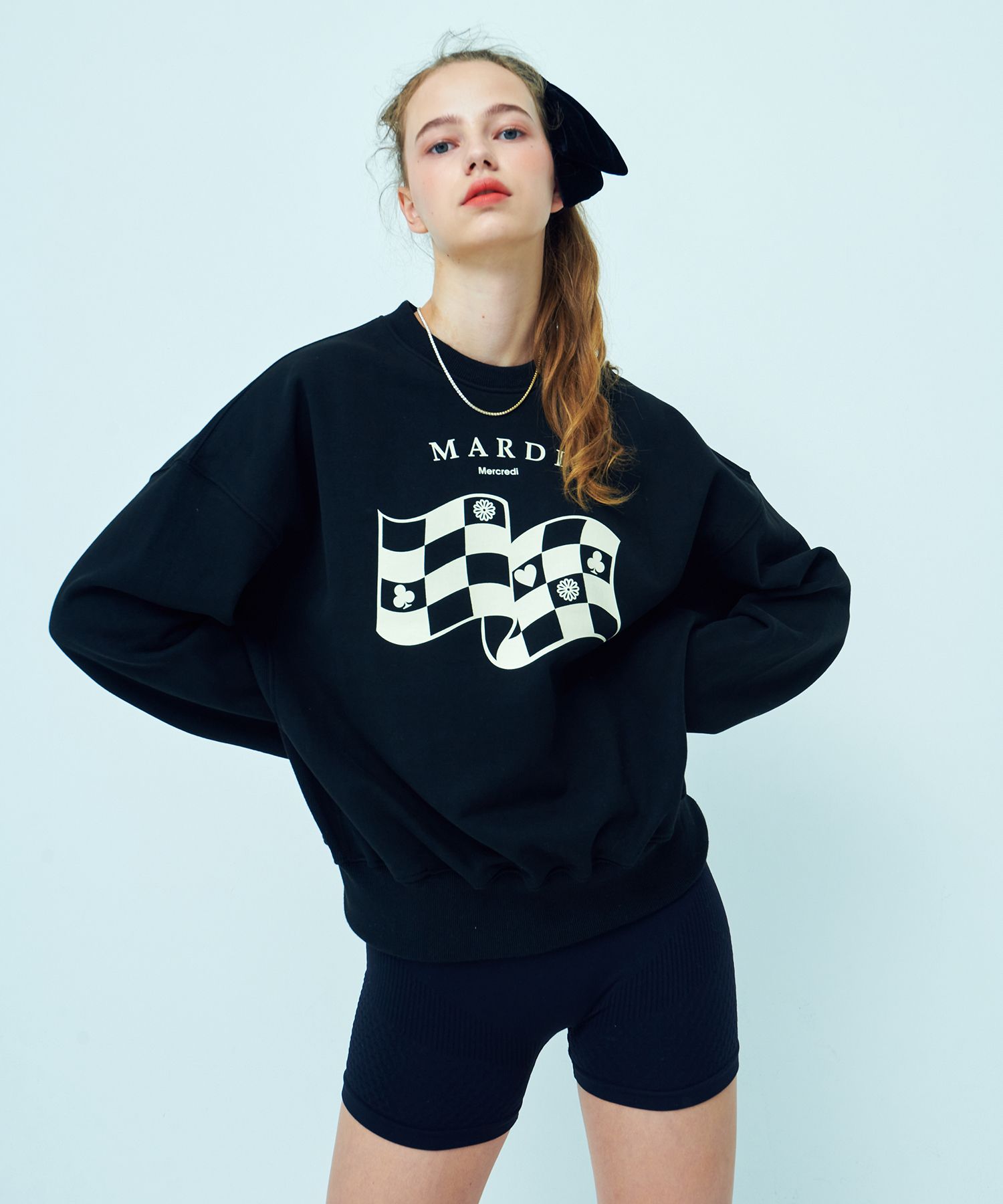 Mardi Mercredi Embroidered Flower Sweatshirt Black/Pink