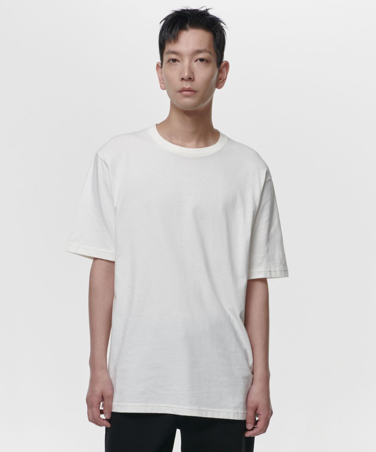 무신사 스탠다드(MUSINSA STANDARD) 레이어드 크루 넥 티셔츠_일반 기장 [크림]