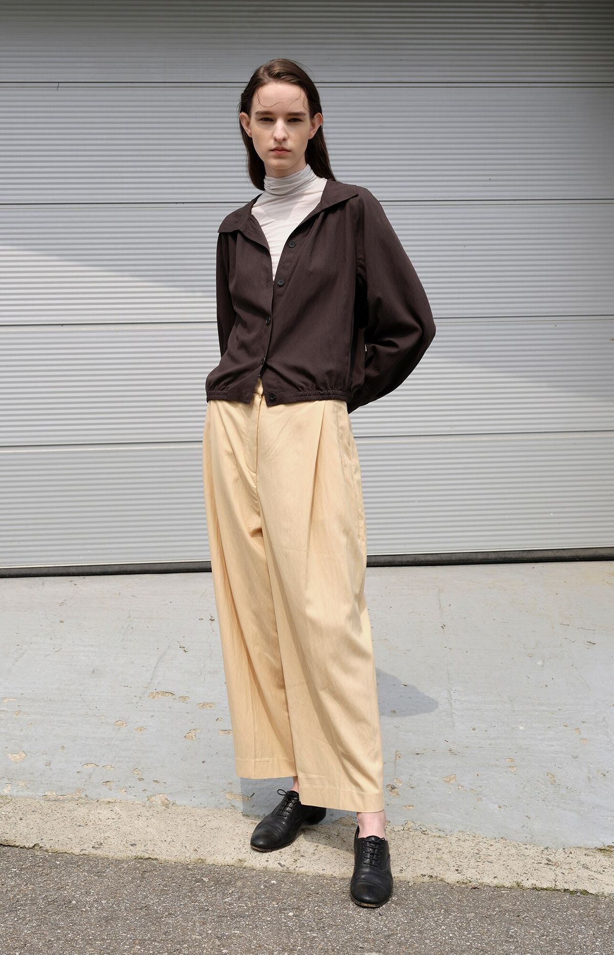 라인 스튜디오 원(LINE STUDIO ONE) button point pintuck pants JWSLLI0400