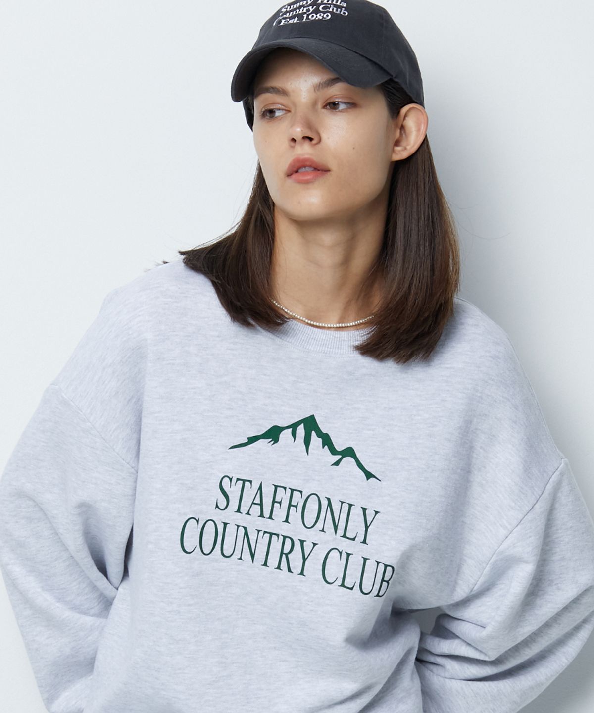 스텝온리(STAFFONLY) MOUNTAIN CC SWEATSHIRTS (MELANGE WHITE)