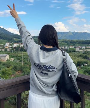 [360g] M-Logo 반집업 맨투맨 (JR5TSU838LR)