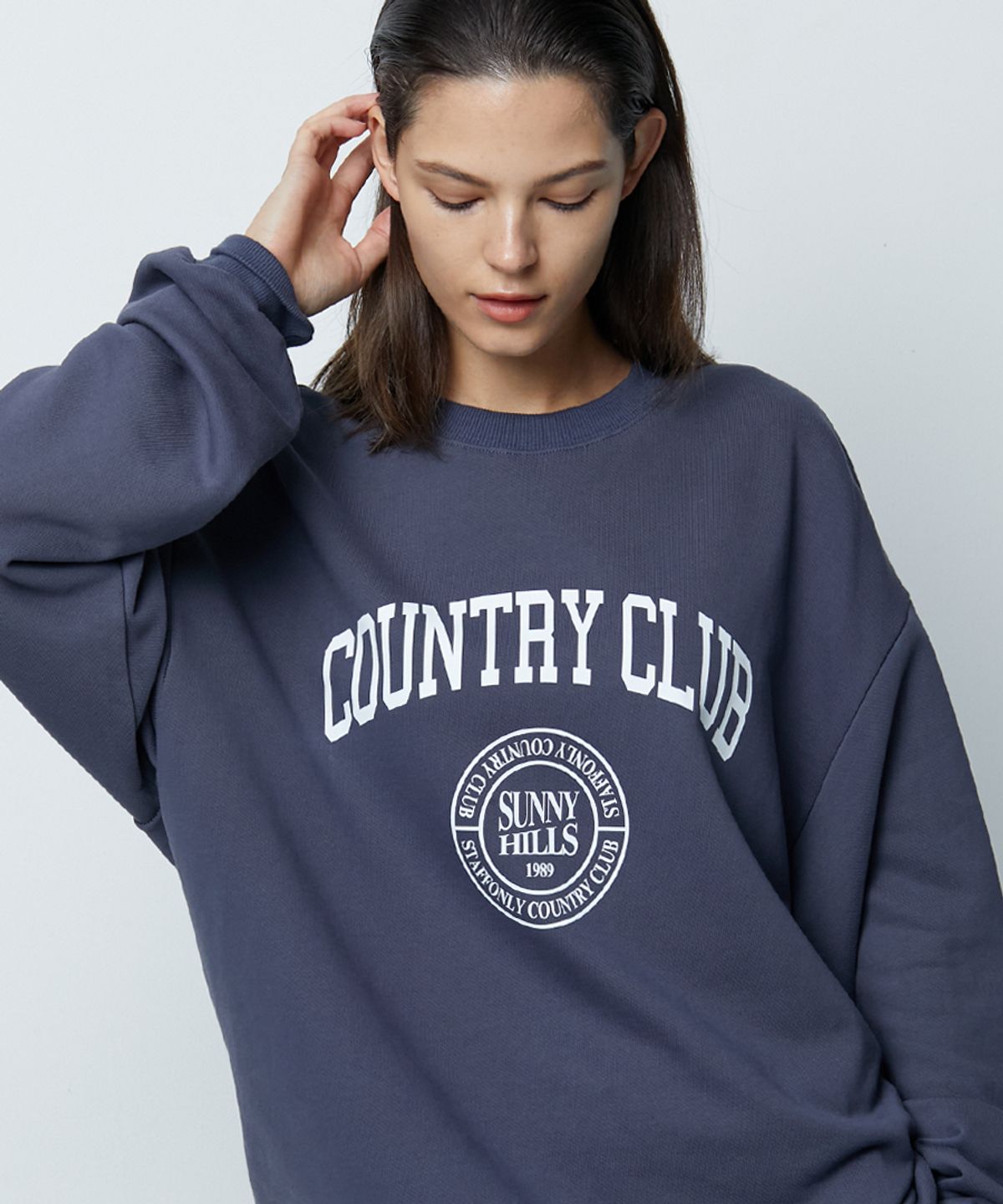 스텝온리(STAFFONLY) COUNTRY CLUB SWEATSHIRTS (WASHED NAVY)