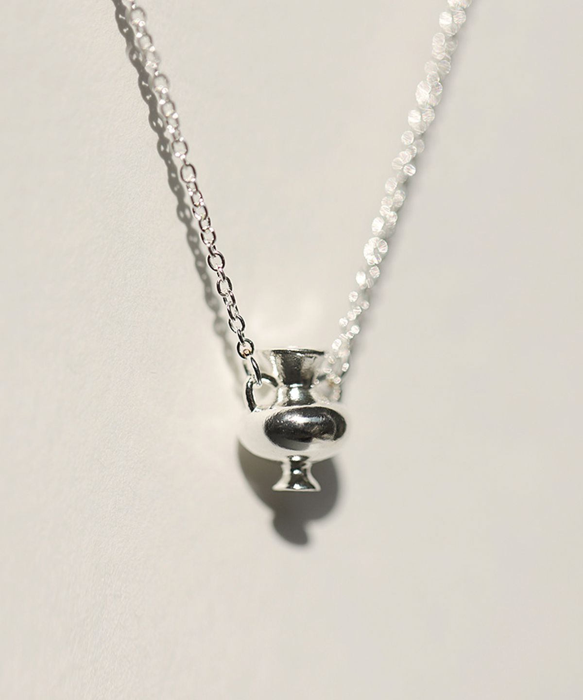 노이에블리테(NEUEBLUTE) VaseⅠ Necklace