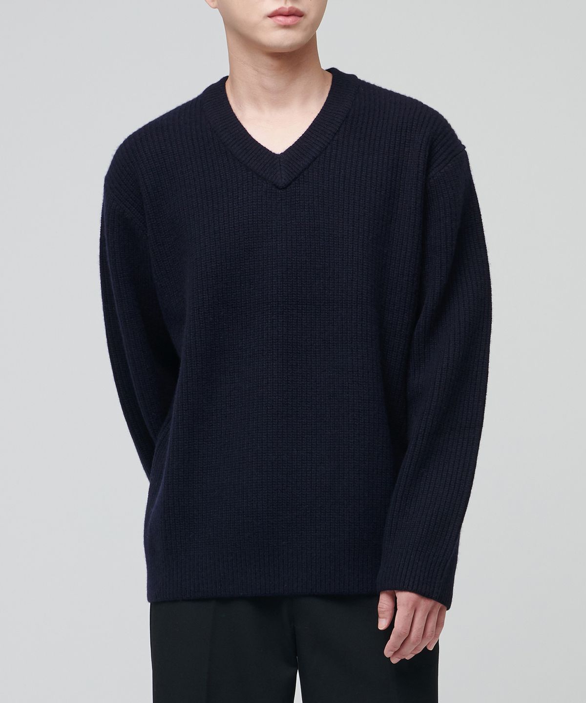 무신사 스탠다드(MUSINSA STANDARD) 램스울 리브드 브이 넥 니트 [네이비]
