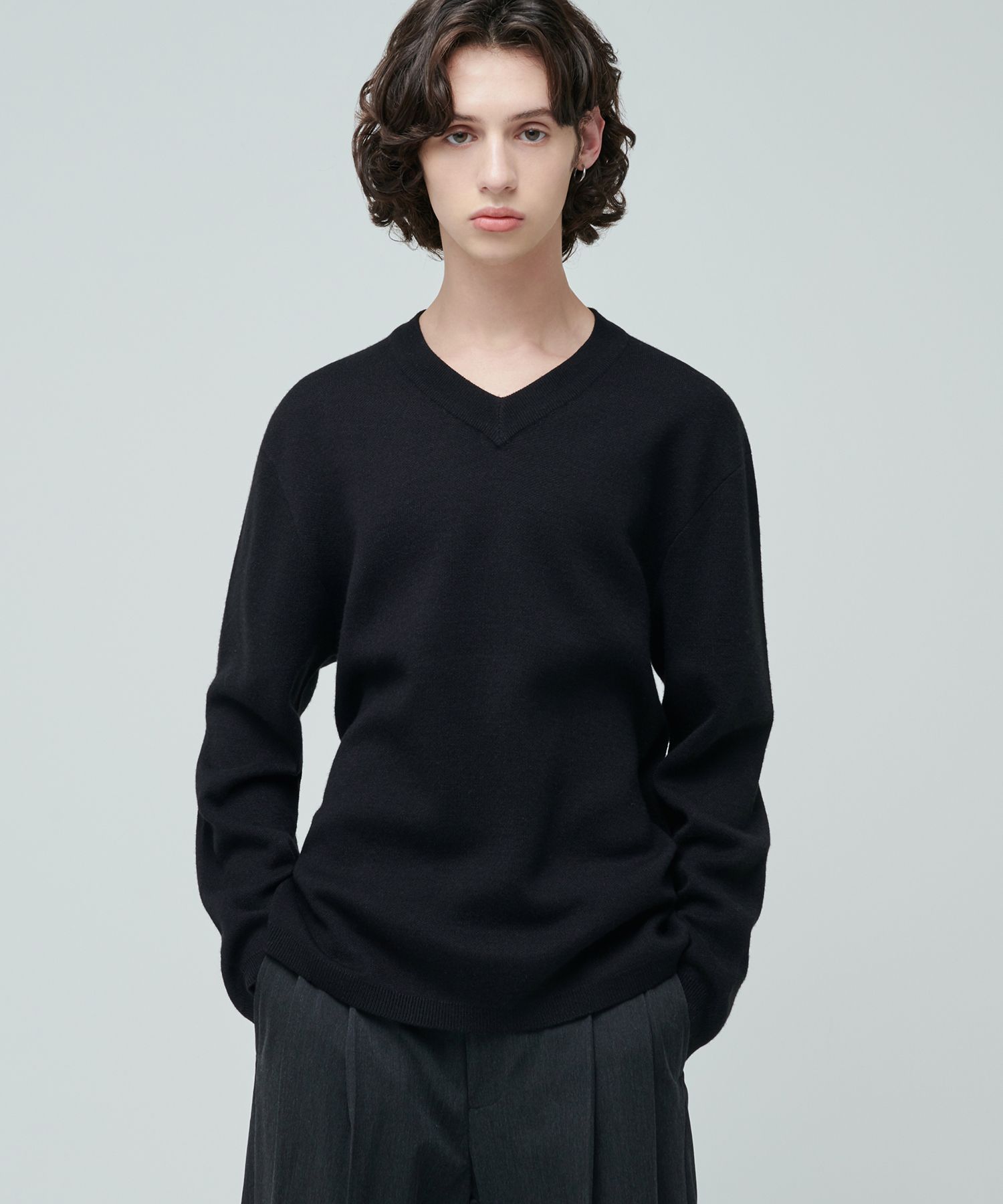 KOWGA MUSINSA トップス MUSINSA公式 | MUSINSA STANDARD MINIMAL V-NECK KNIT [BLACK]