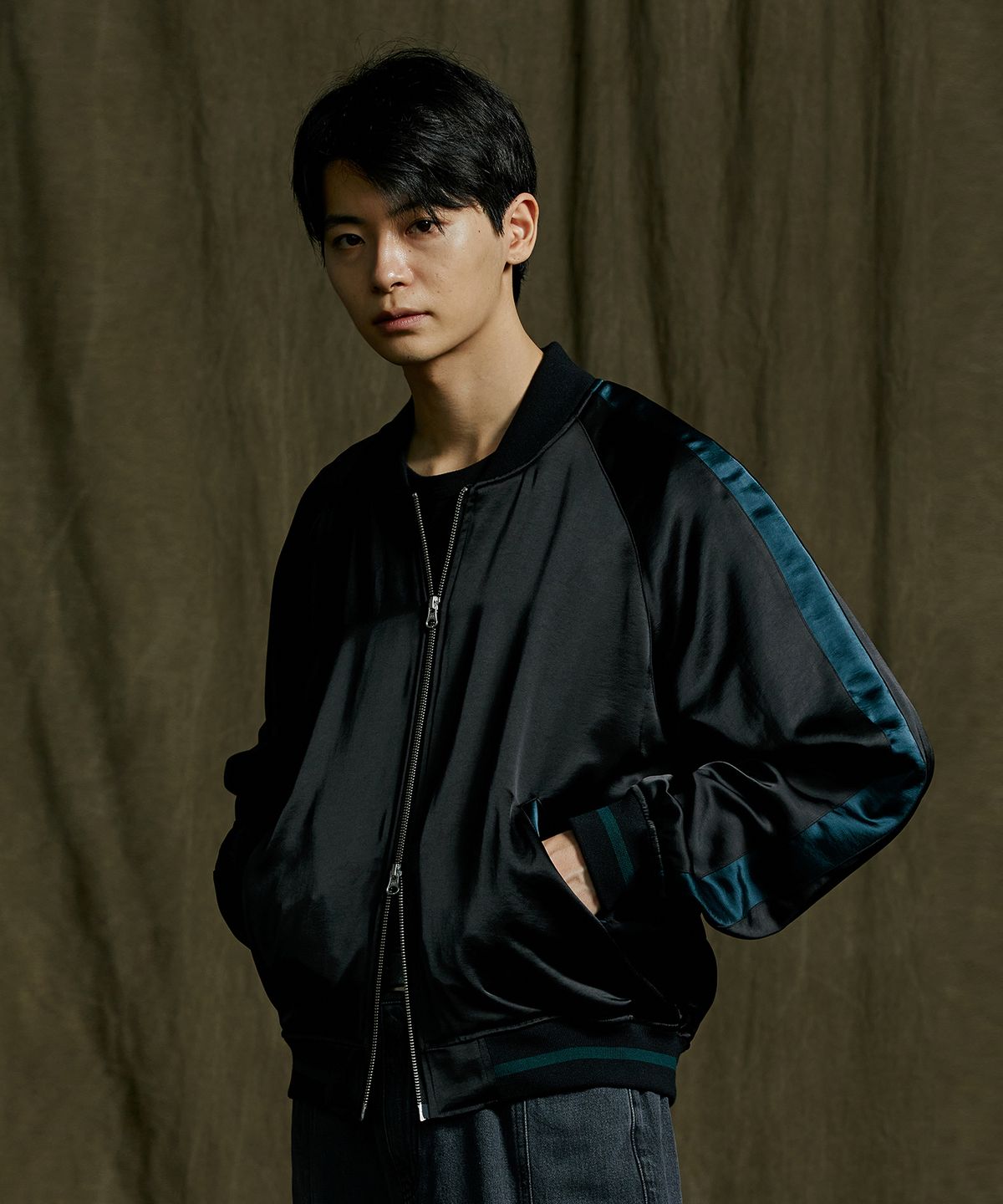 프리즘웍스(FRIZMWORKS) VISCOSE SATIN JACKET _ BLACK