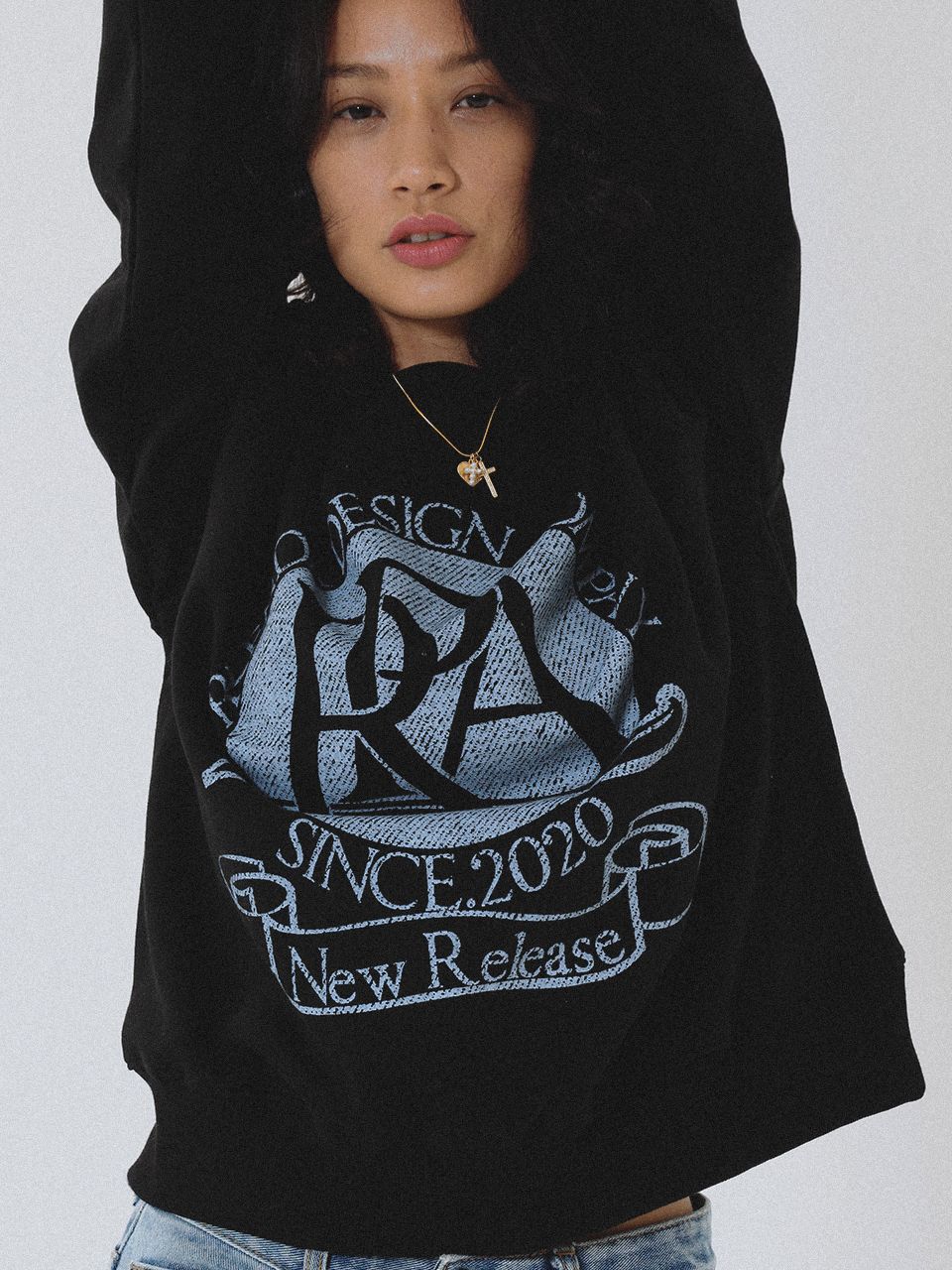 ◇PRENDA◇ ROUND LOGO CREWNECK SWEATSHIRT BLACK MUSINSA | PRENDA ROUND LOGO CREWNECK SWEATSHIRT BLACK