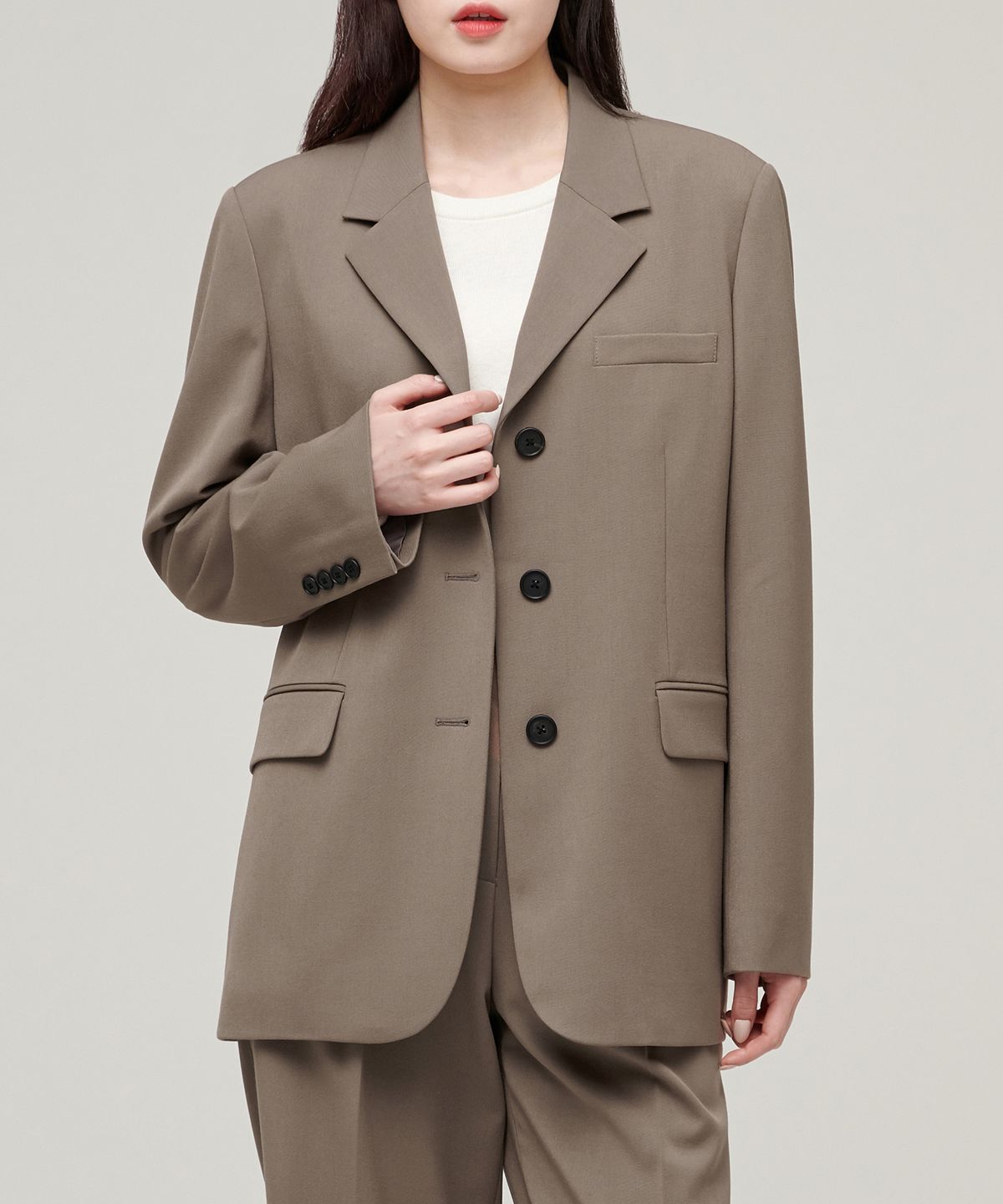 무신사 스탠다드 우먼(MUSINSA STANDARD WOMAN) 우먼즈 오버사이즈 3버튼 블레이저 [더스티 베이지]