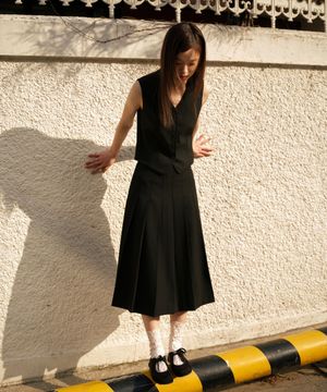 우먼즈 플리츠 미디 스커트 [블랙]