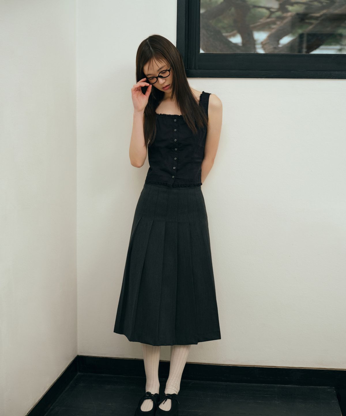 무신사 스탠다드 우먼(MUSINSA STANDARD WOMAN) 우먼즈 플리츠 미디 스커트 [차콜 그레이]
