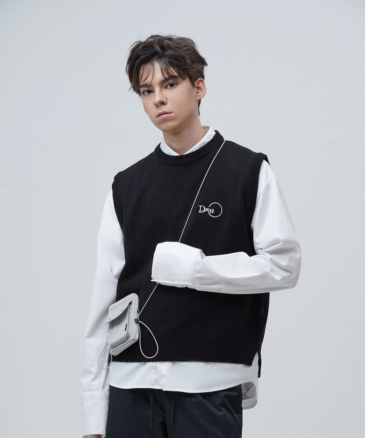 디쏘에이치(D.XO.H) 사이드 로고 베스트 블랙