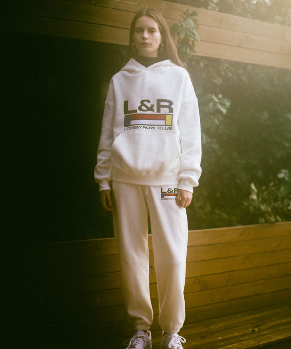 로시로우(LOSSYROW) LOSSY SIGNATURE SWEAT PANTS WHITE