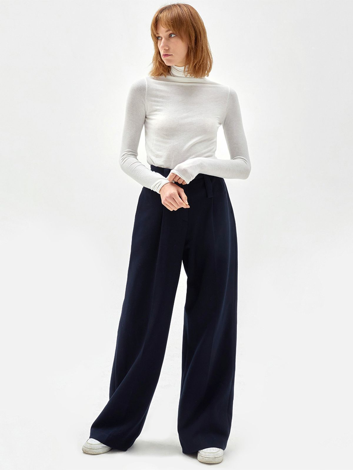 해브레스(HAVELESS) BELTED POINTED WIDE-LEG TROUSERS NAVY