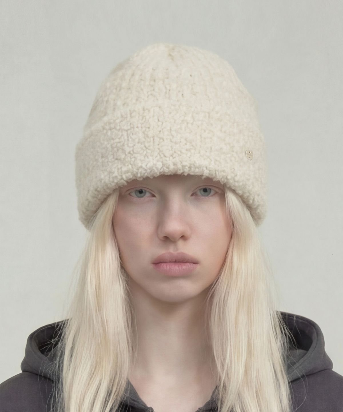 언더컨트롤 스튜디오(UNDERCONTROL STUDIO) 부클 겨울 비니 FLUFFY BEANIE / MOHAIR BOUCLE / CREAM