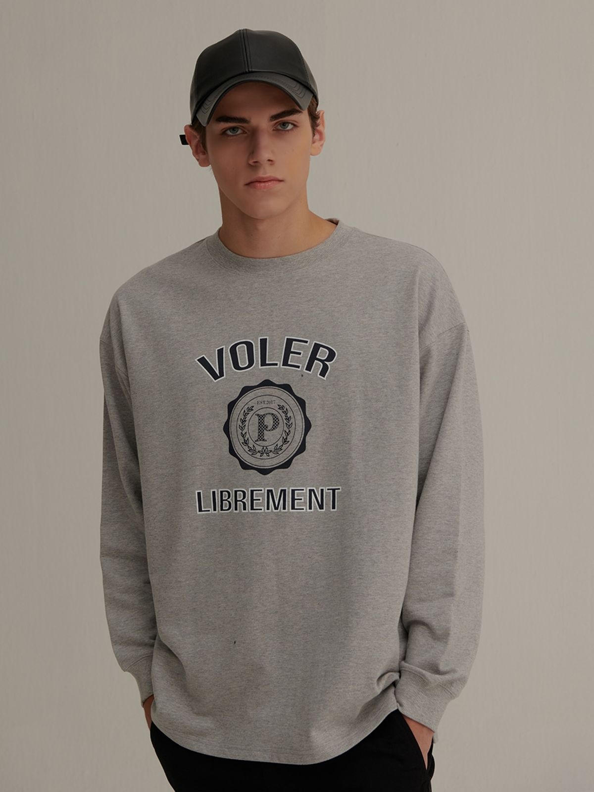 핀블랙(PINBLACK) SIGNATURE LOGO LIGHT MTM T GREY