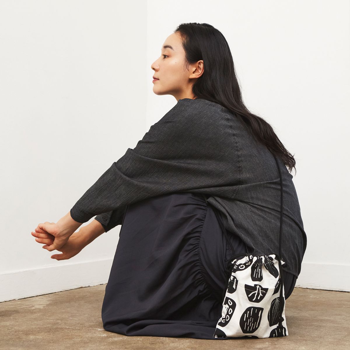 티티에이에이(TTAA) ami white mini bucket bag